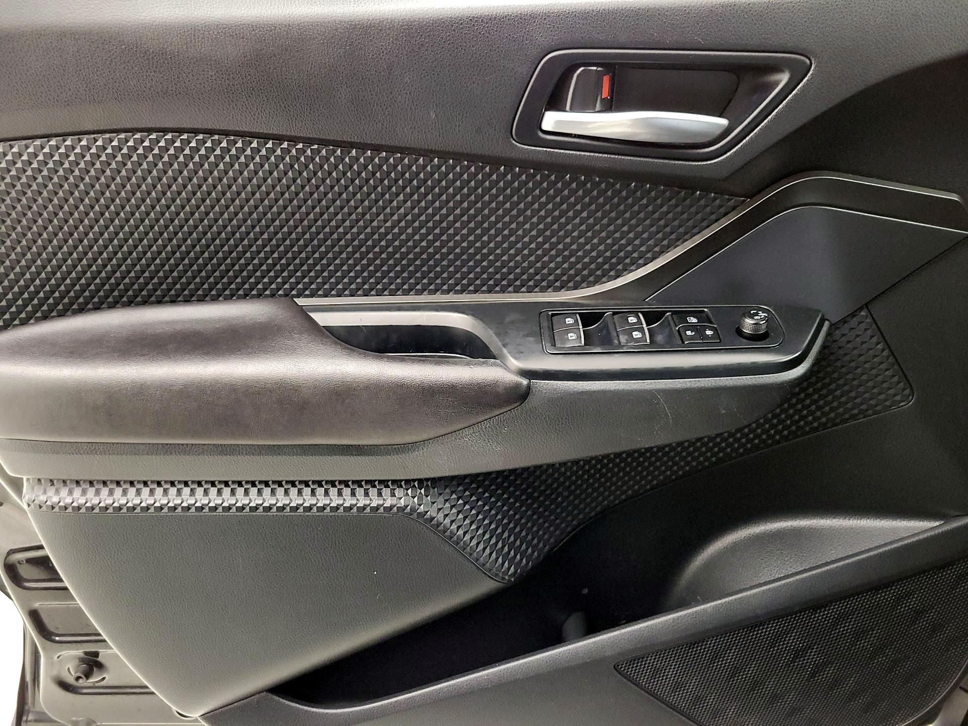 Thumbnail: 2018 Toyota C-HR - 12