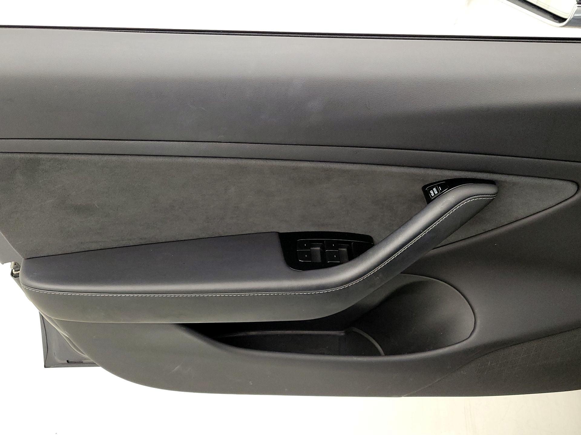 Thumbnail: 2019 Tesla Model 3 - 12