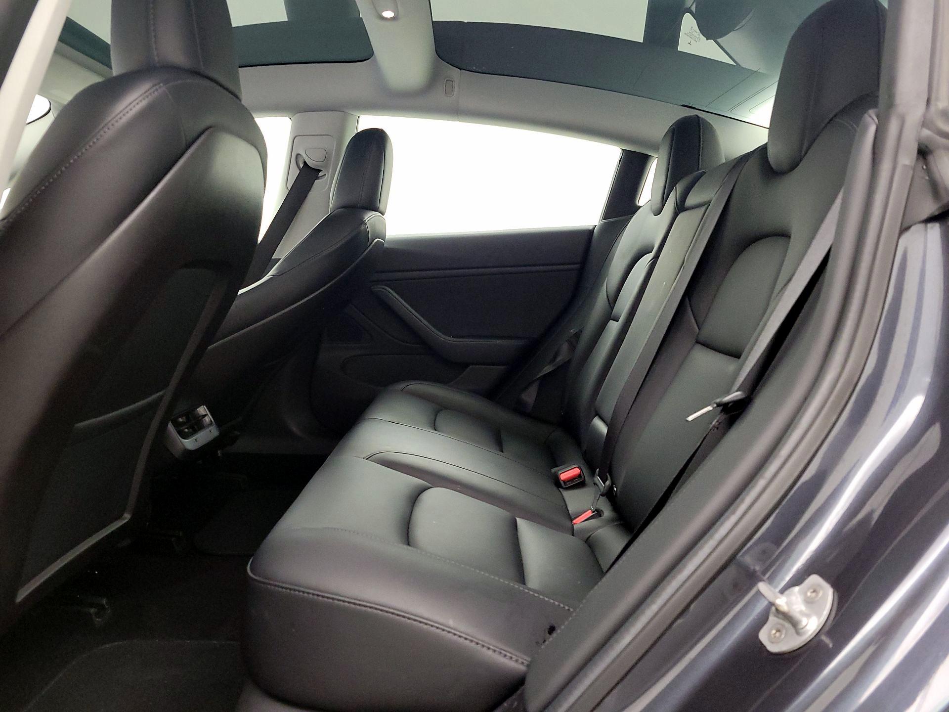 Thumbnail: 2019 Tesla Model 3 - 19