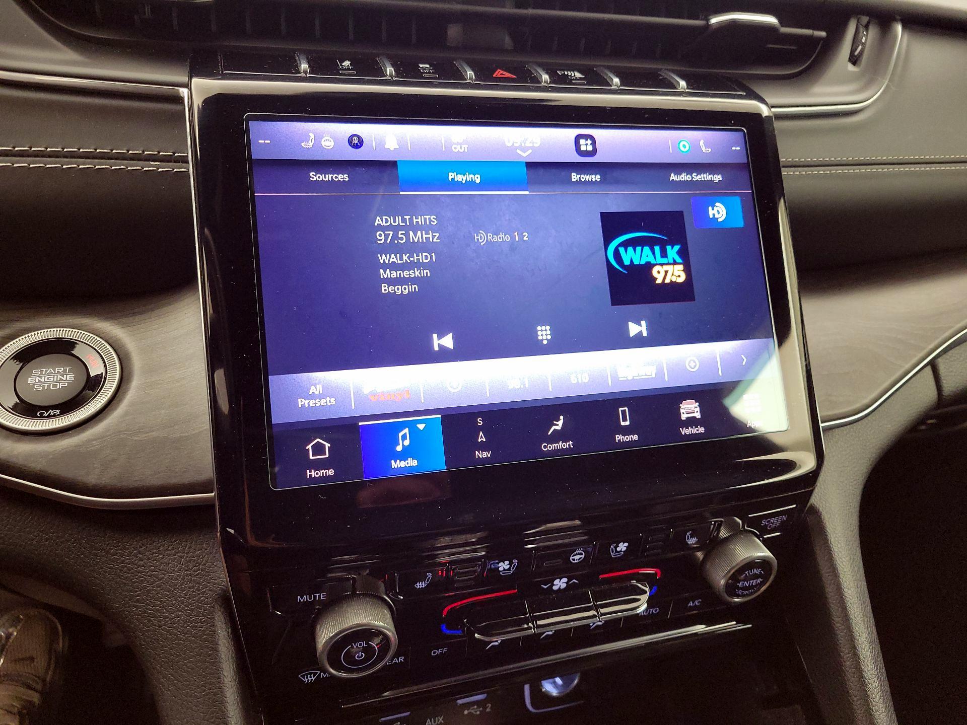 Thumbnail: 2021 Jeep Grand Cherokee L - 16