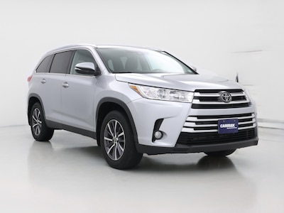 2019 Toyota Highlander XLE -
                Saint James, NY
