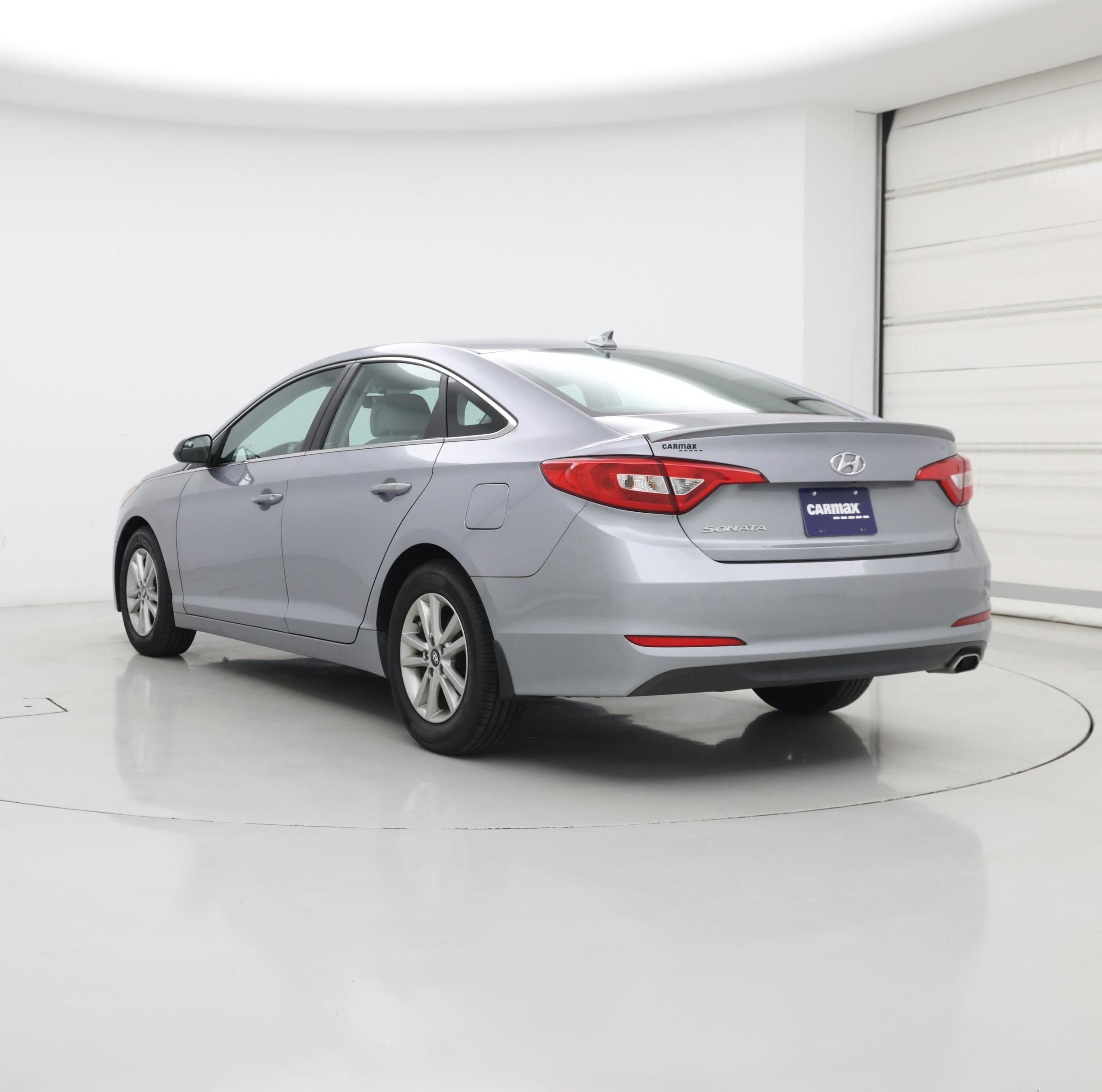 Thumbnail: 2015 Hyundai Sonata - 2