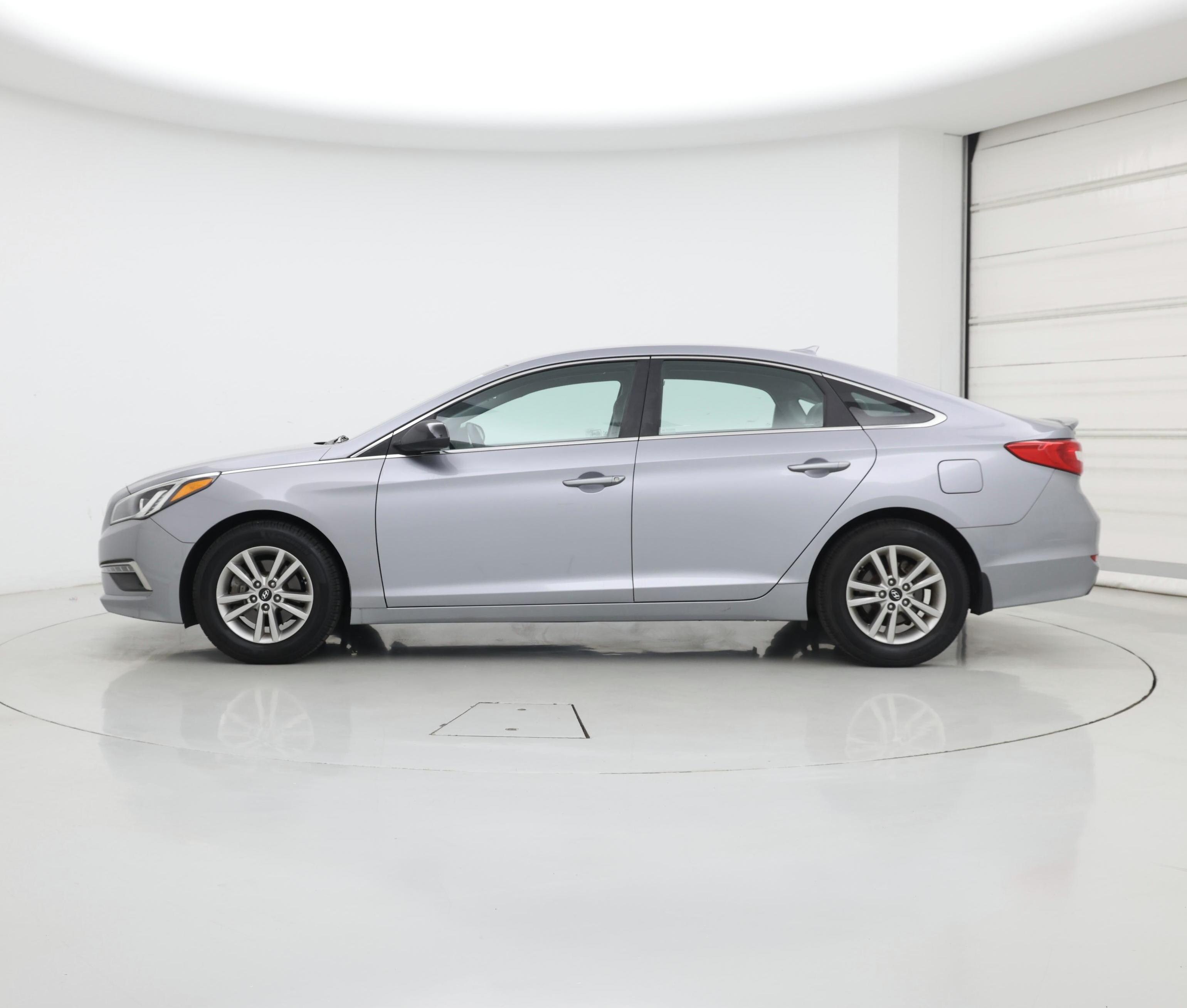 Thumbnail: 2015 Hyundai Sonata - 3