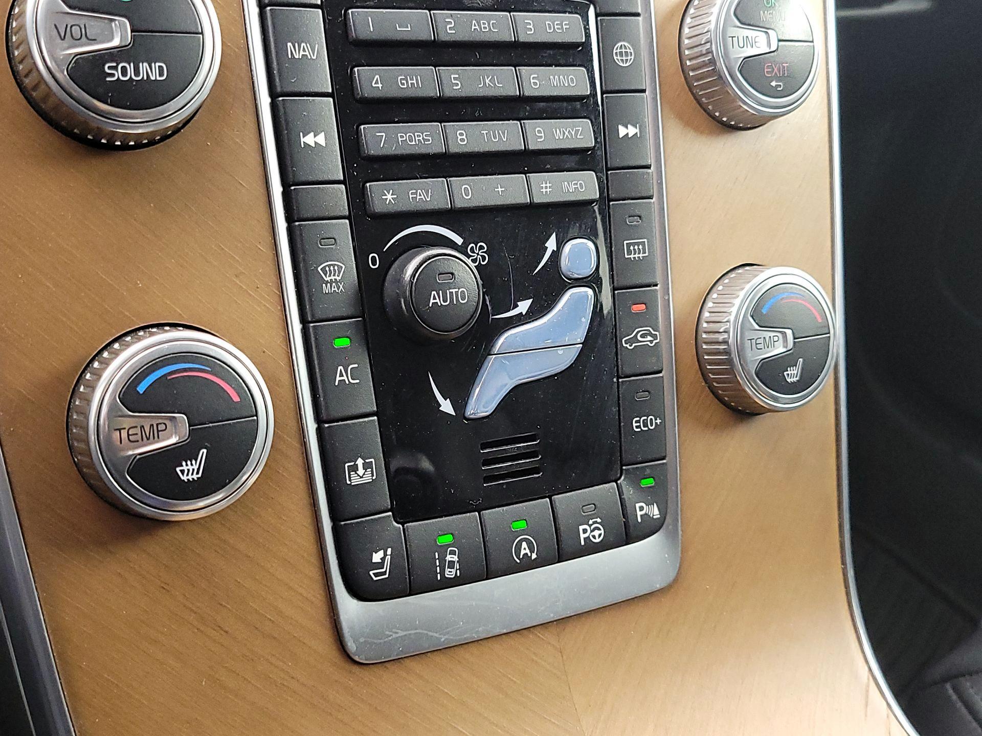 Thumbnail: 2016 Volvo S60 - 17
