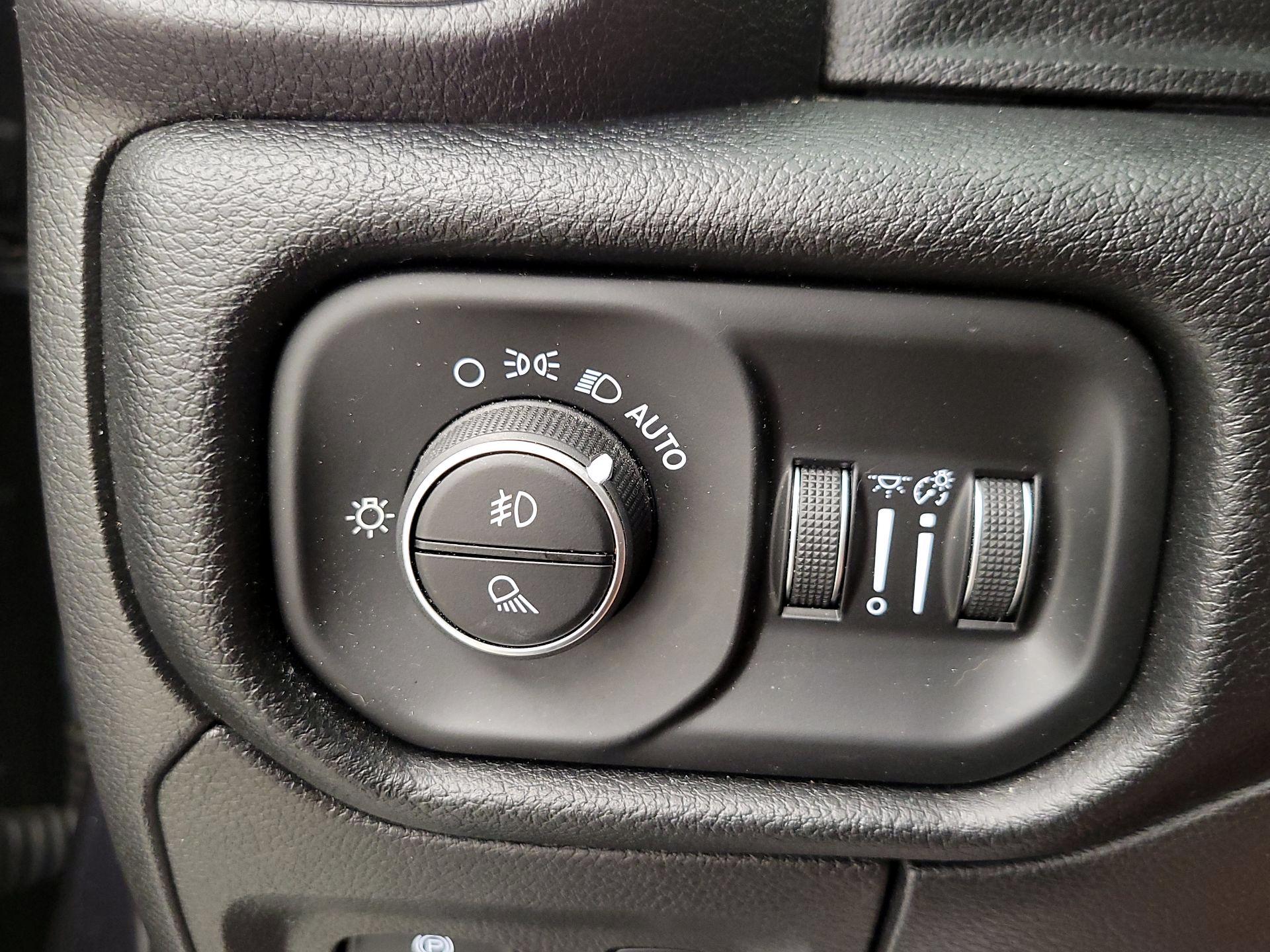 Thumbnail: 2019 RAM 1500 - 13