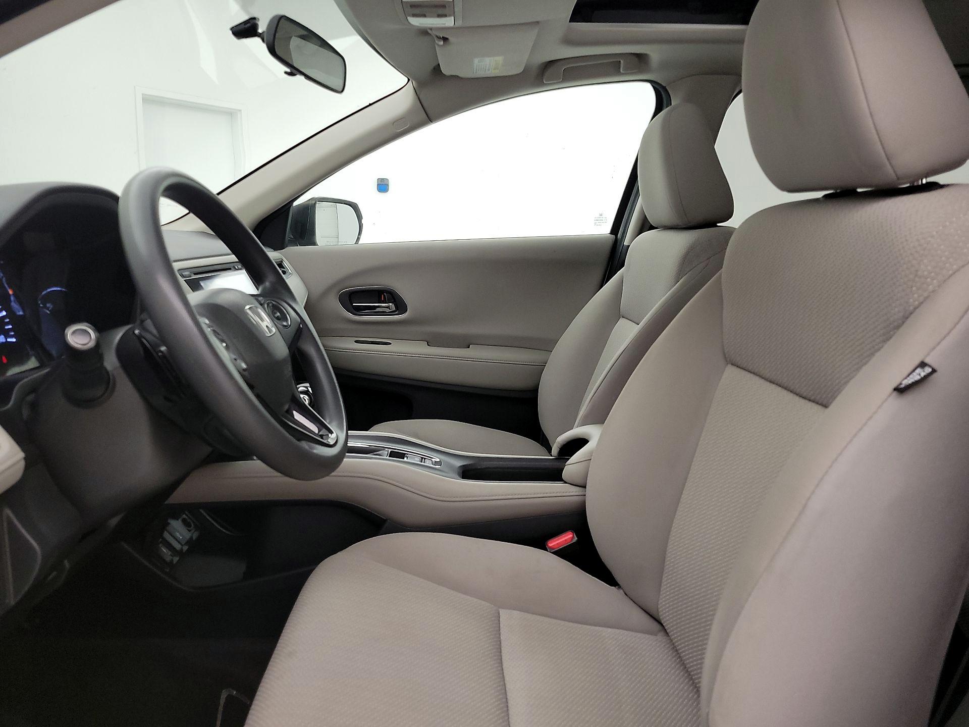 Thumbnail: 2016 Honda HR-V - 11