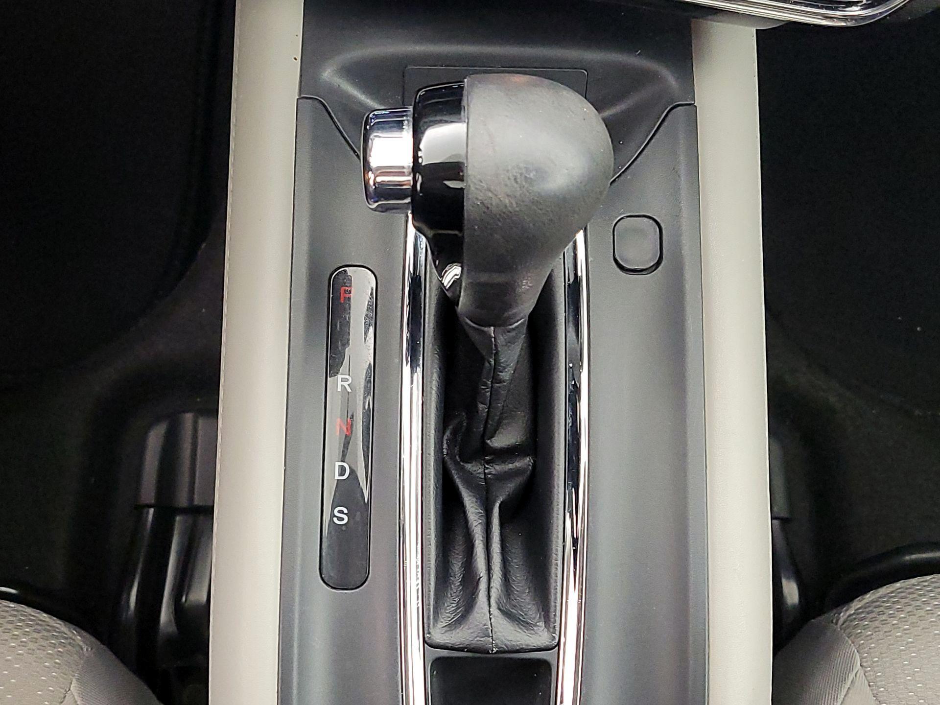 Thumbnail: 2016 Honda HR-V - 17