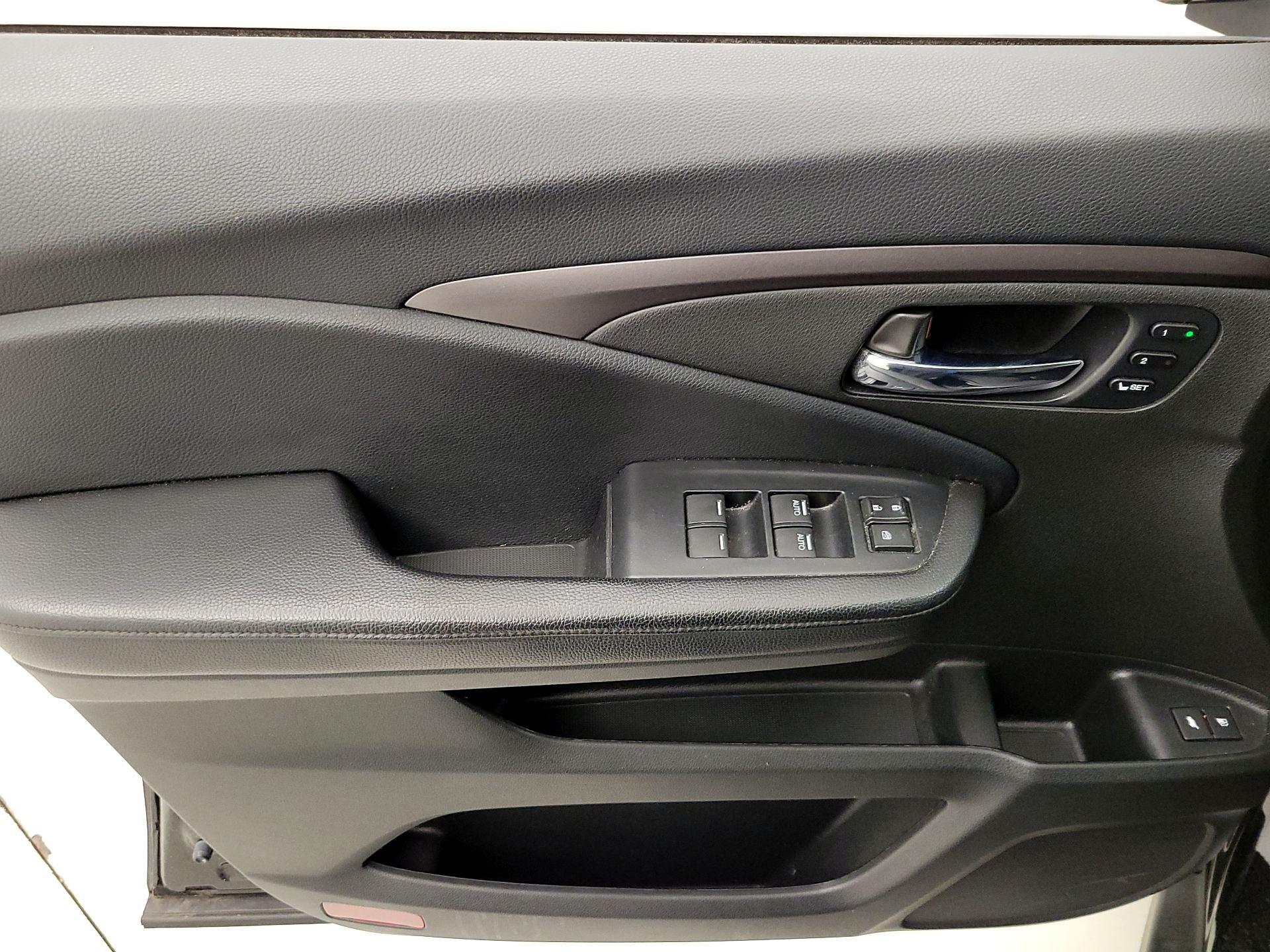 Thumbnail: 2020 Honda Passport - 12