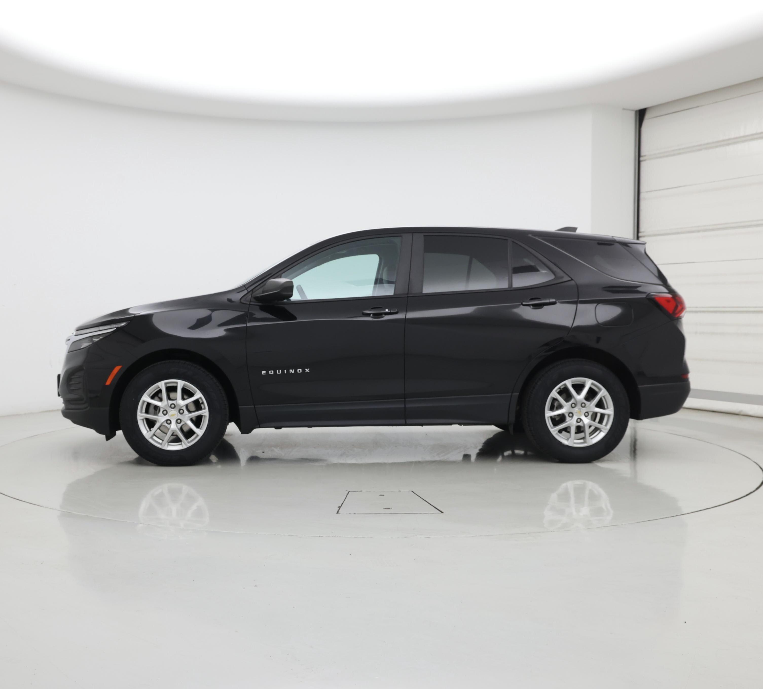 Thumbnail: 2022 Chevrolet Equinox - 3