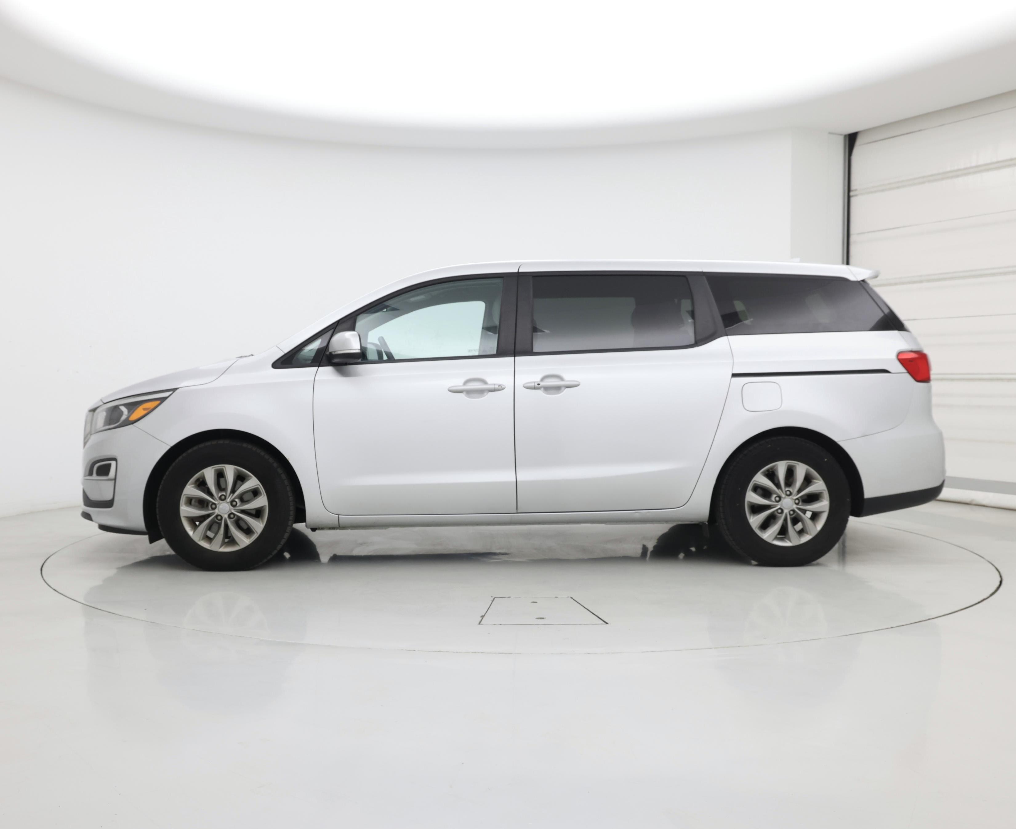 Thumbnail: 2020 Kia Sedona - 3