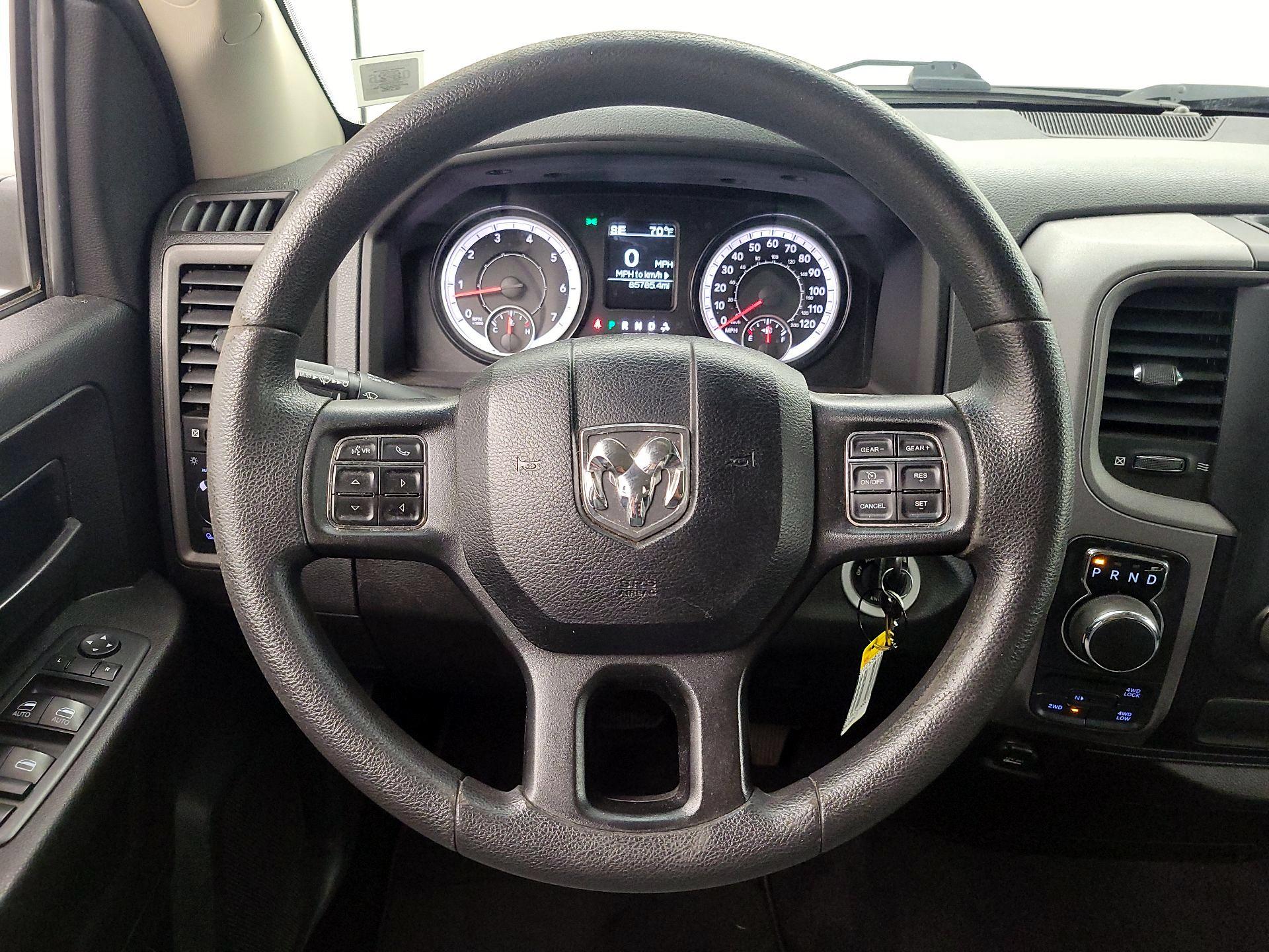 Thumbnail: 2019 RAM 1500 Classic - 10