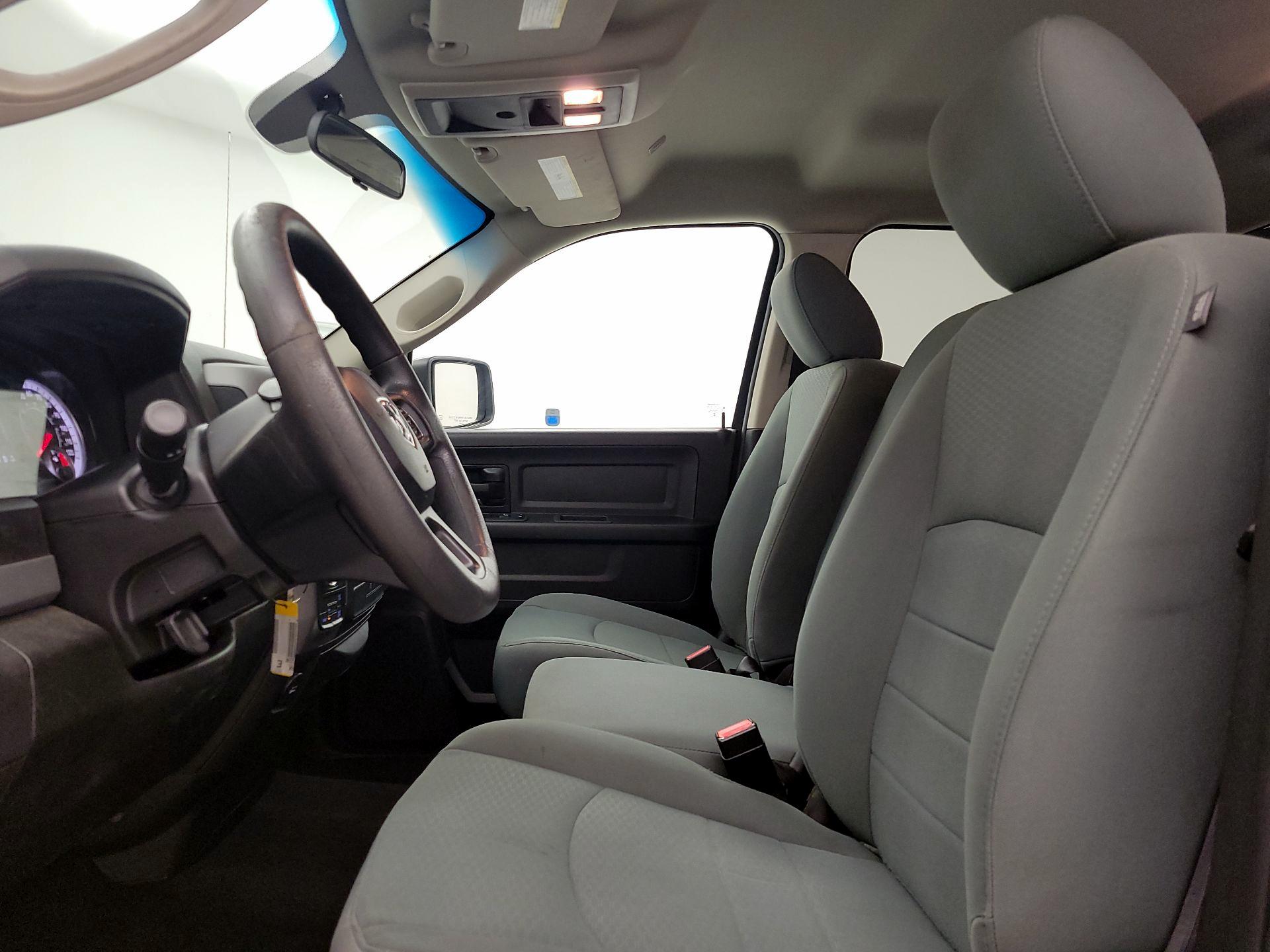 Thumbnail: 2019 RAM 1500 Classic - 11