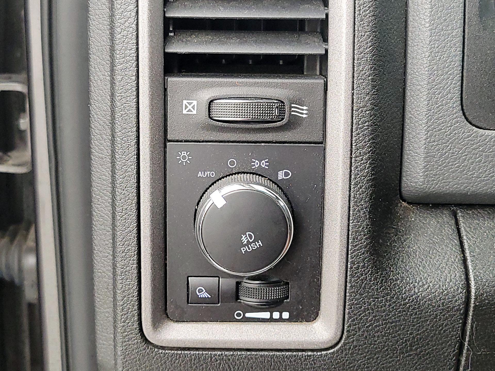 Thumbnail: 2019 RAM 1500 Classic - 13