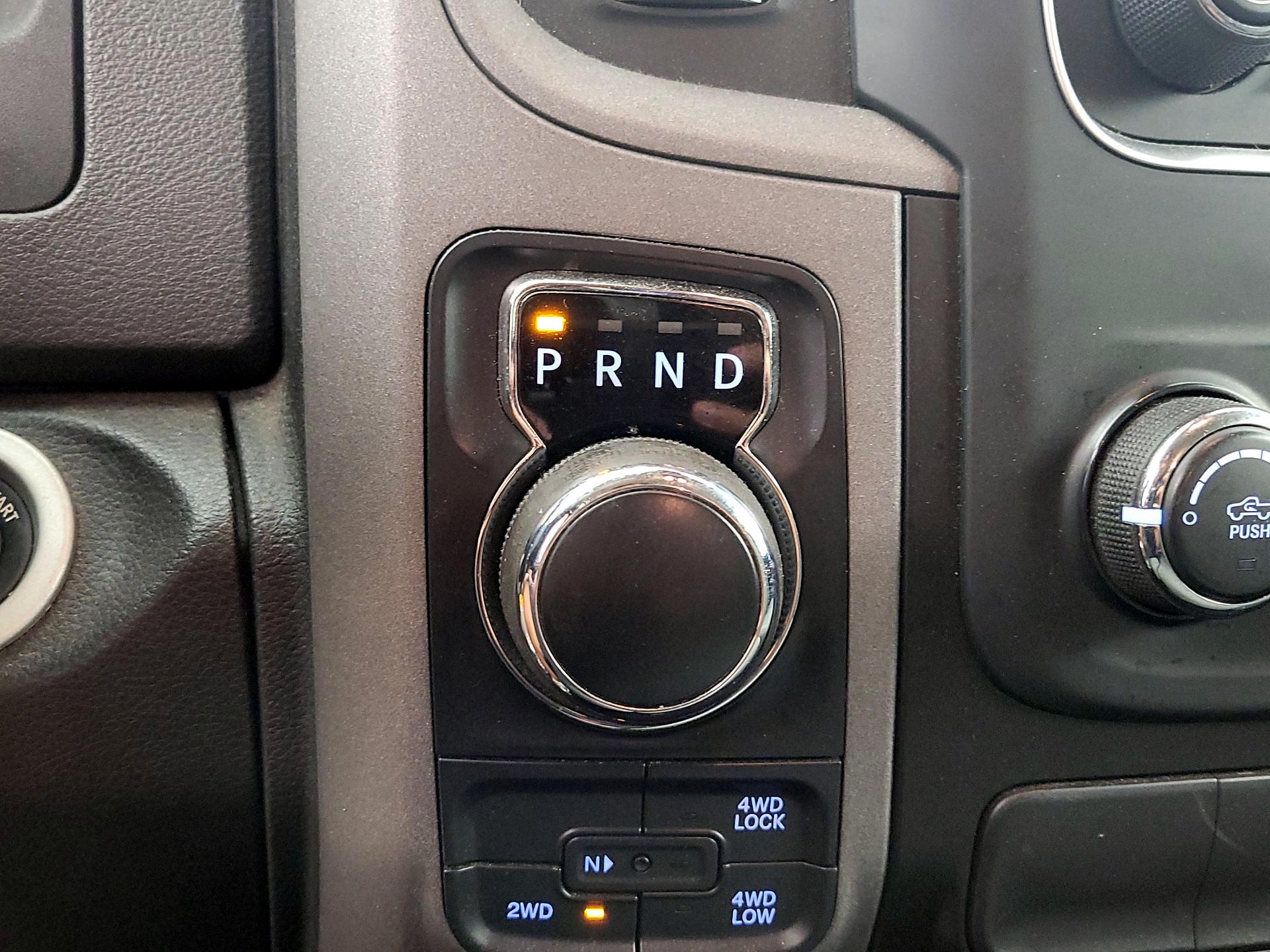 Thumbnail: 2019 RAM 1500 Classic - 17