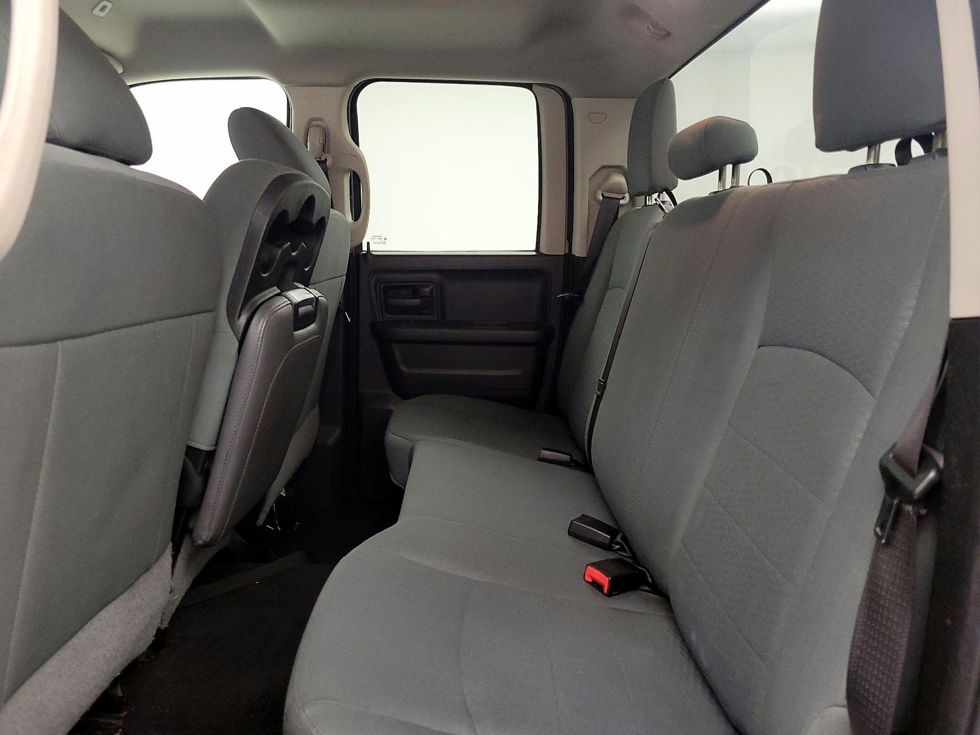 Thumbnail: 2019 RAM 1500 Classic - 19
