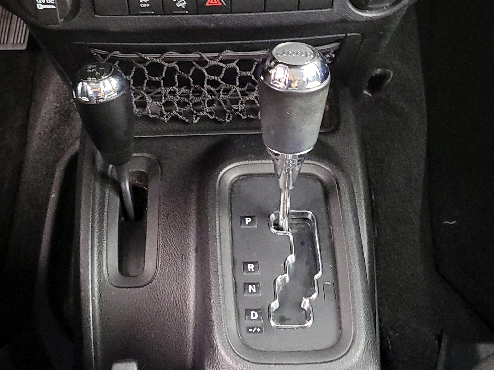 Thumbnail: 2016 Jeep Wrangler - 15