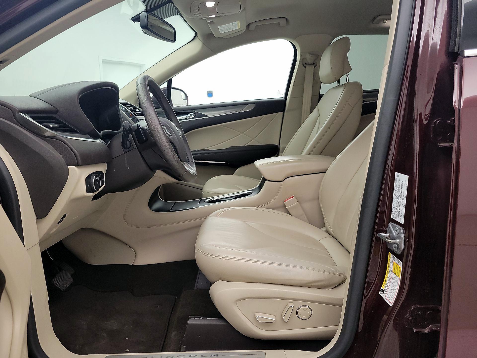 Thumbnail: 2019 Lincoln MKC - 11