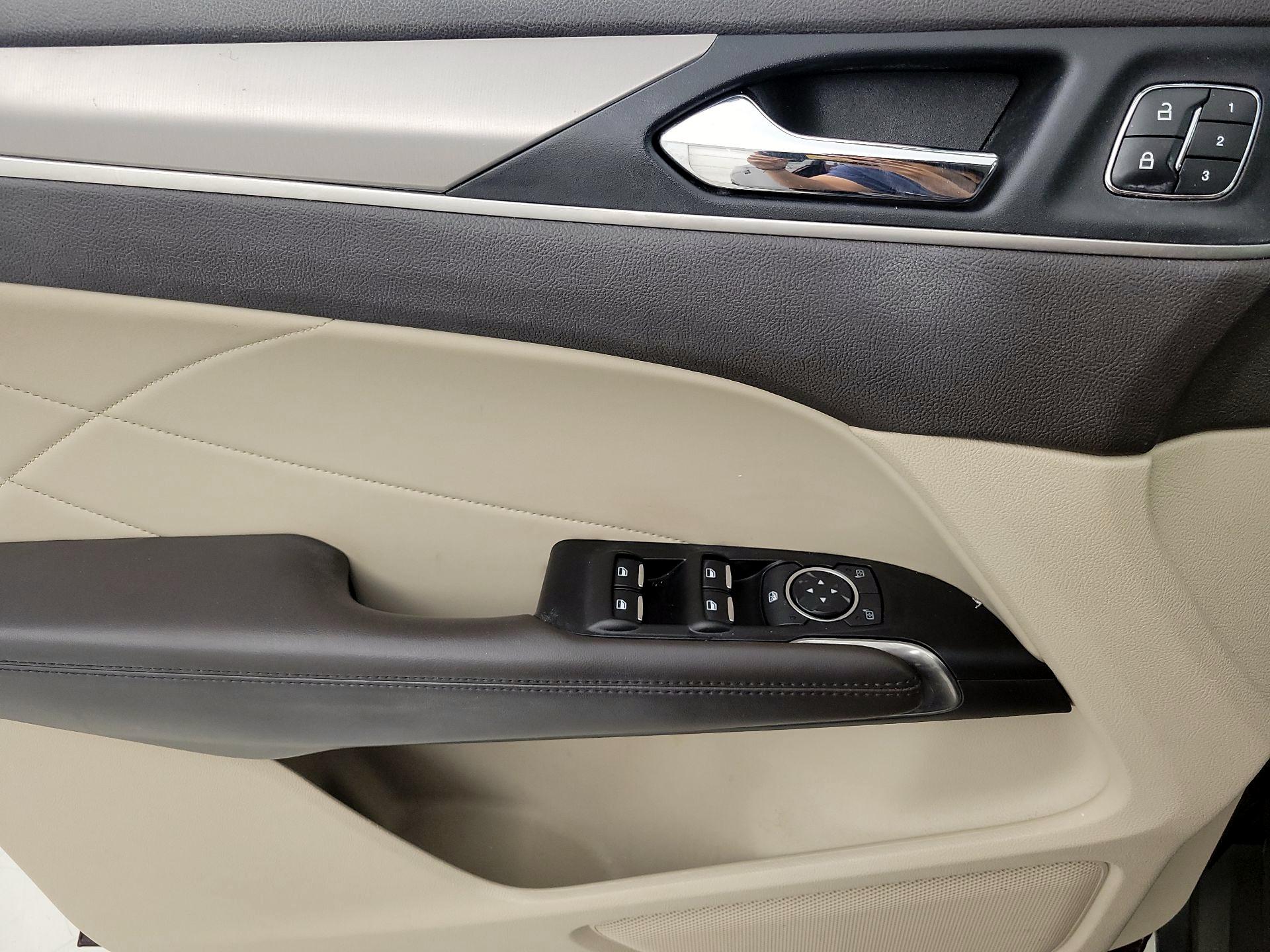 Thumbnail: 2019 Lincoln MKC - 12