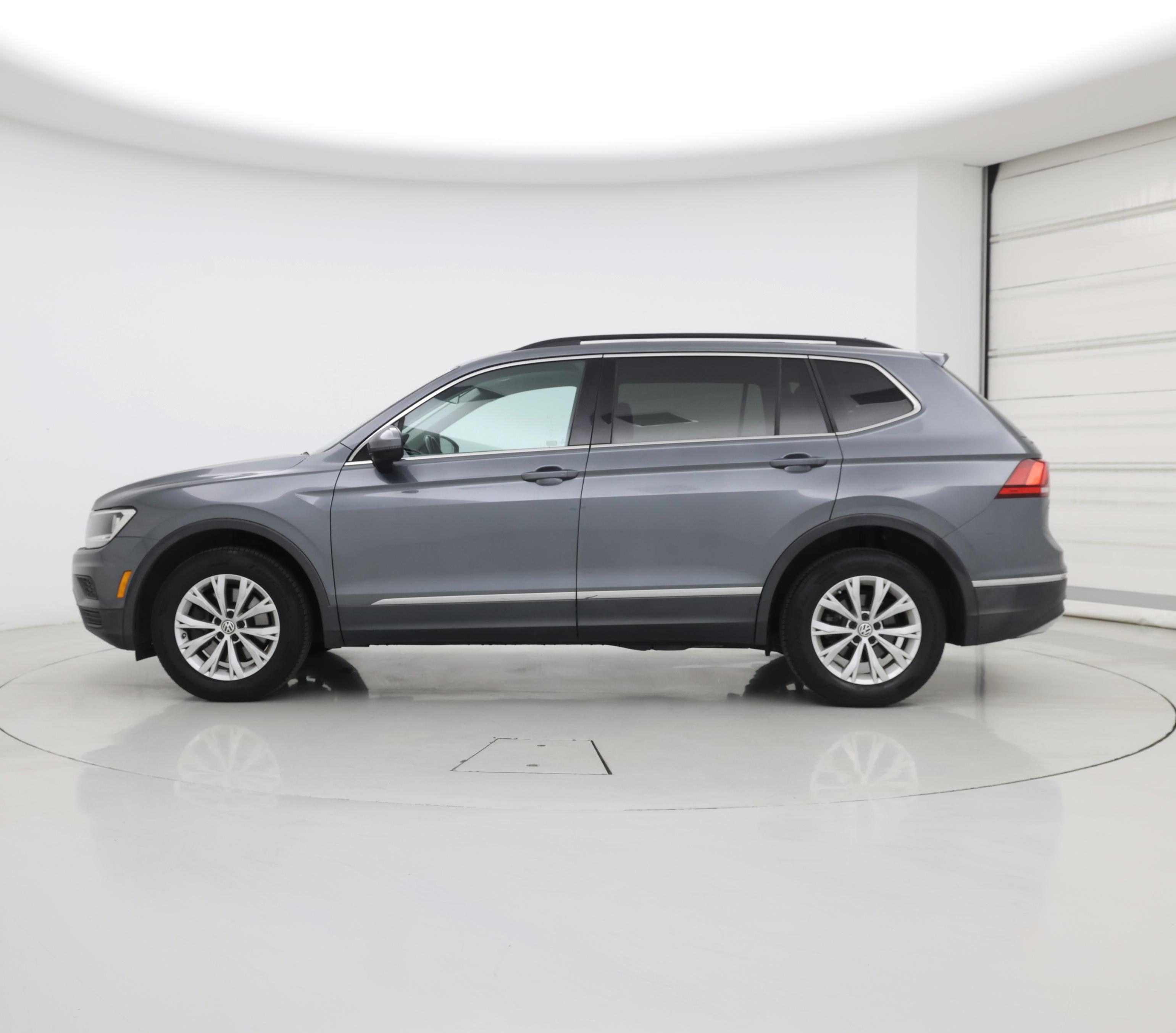 Thumbnail: 2018 Volkswagen Tiguan - 3