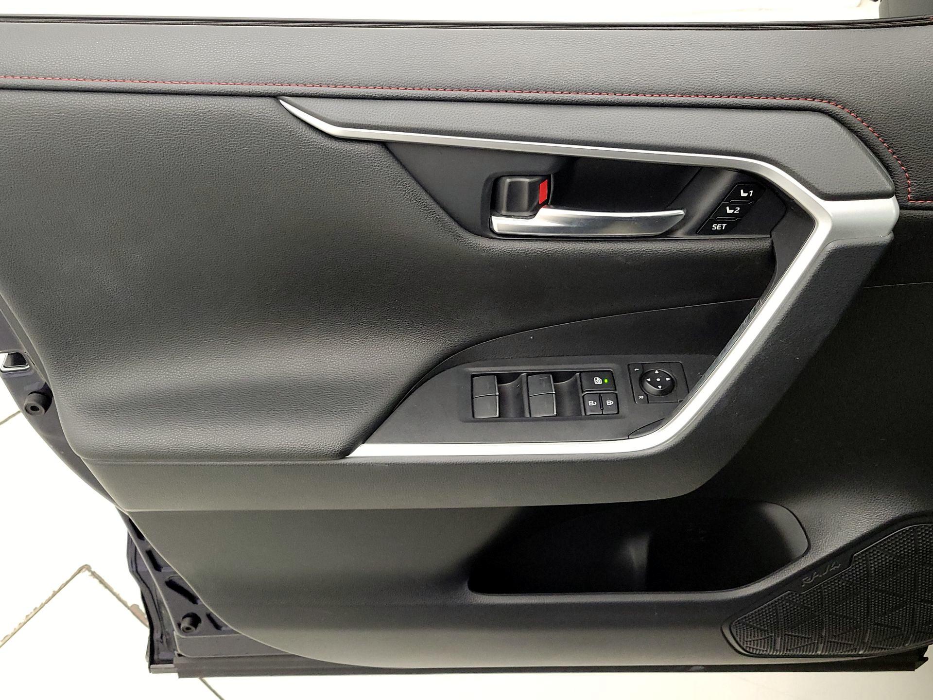 Thumbnail: 2022 Toyota RAV4 - 12