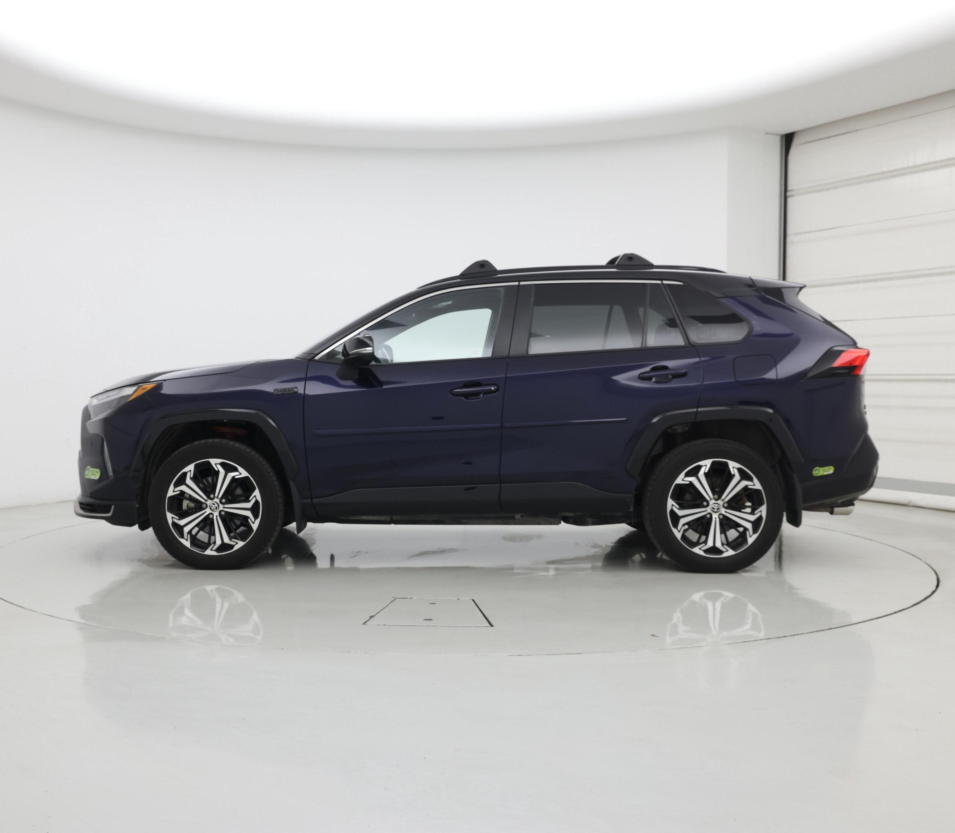 Thumbnail: 2022 Toyota RAV4 - 3
