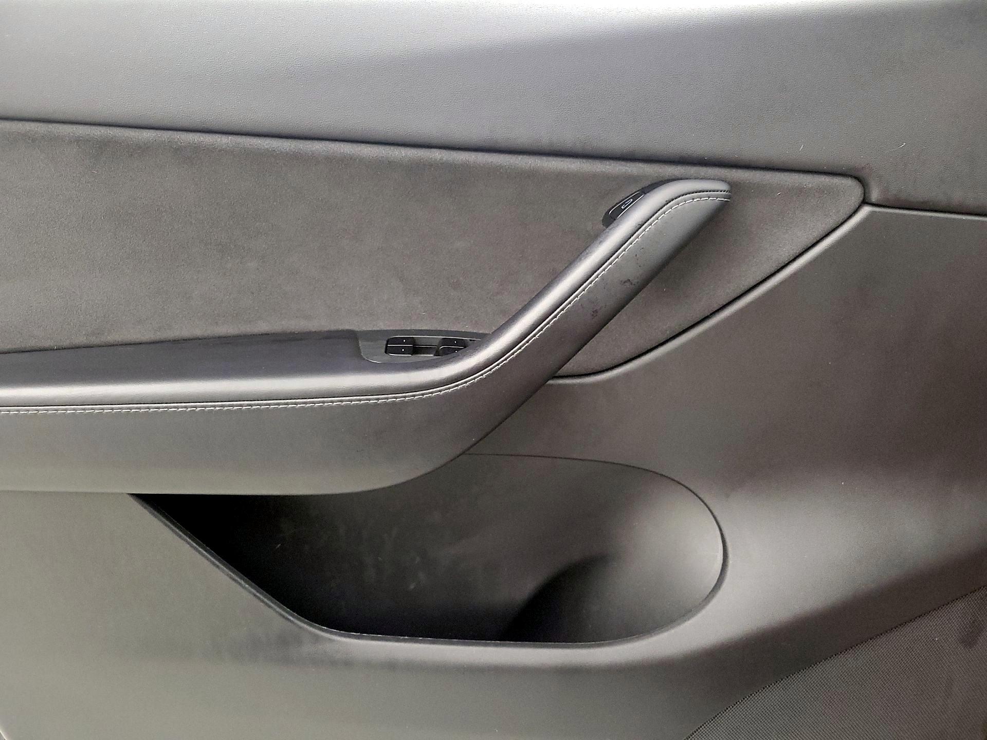 Thumbnail: 2021 Tesla Model Y - 12