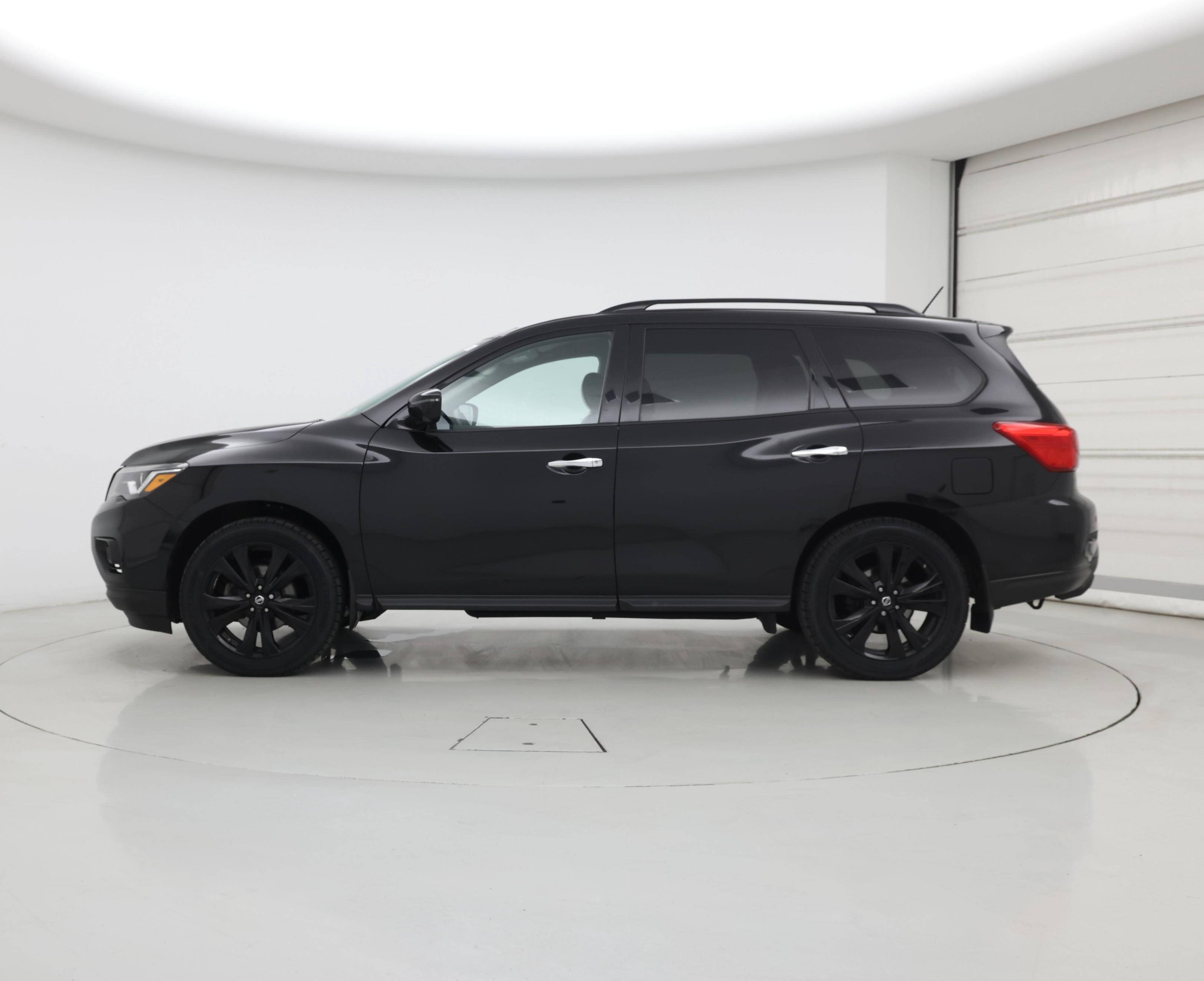 Thumbnail: 2018 Nissan Pathfinder - 3