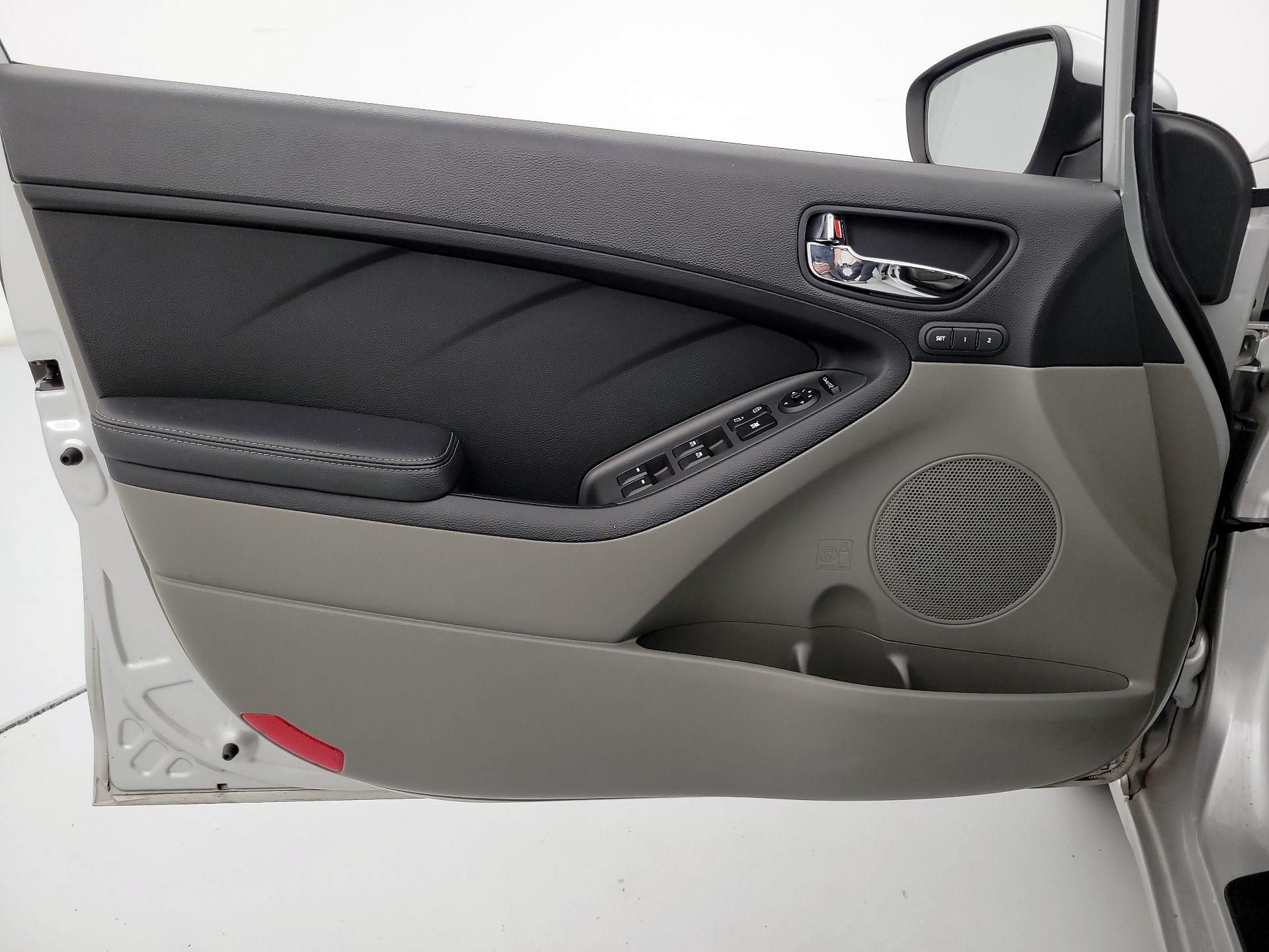 Thumbnail: 2014 Kia Forte - 12