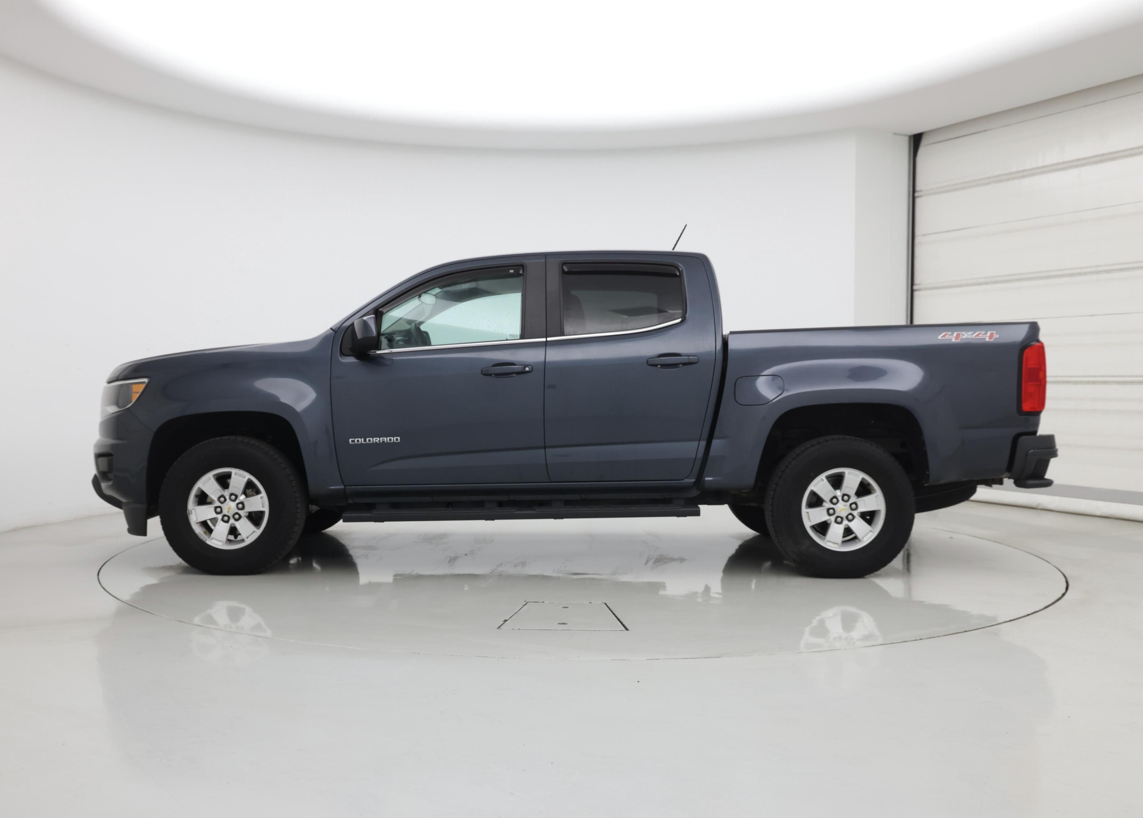 Thumbnail: 2019 Chevrolet Colorado - 3