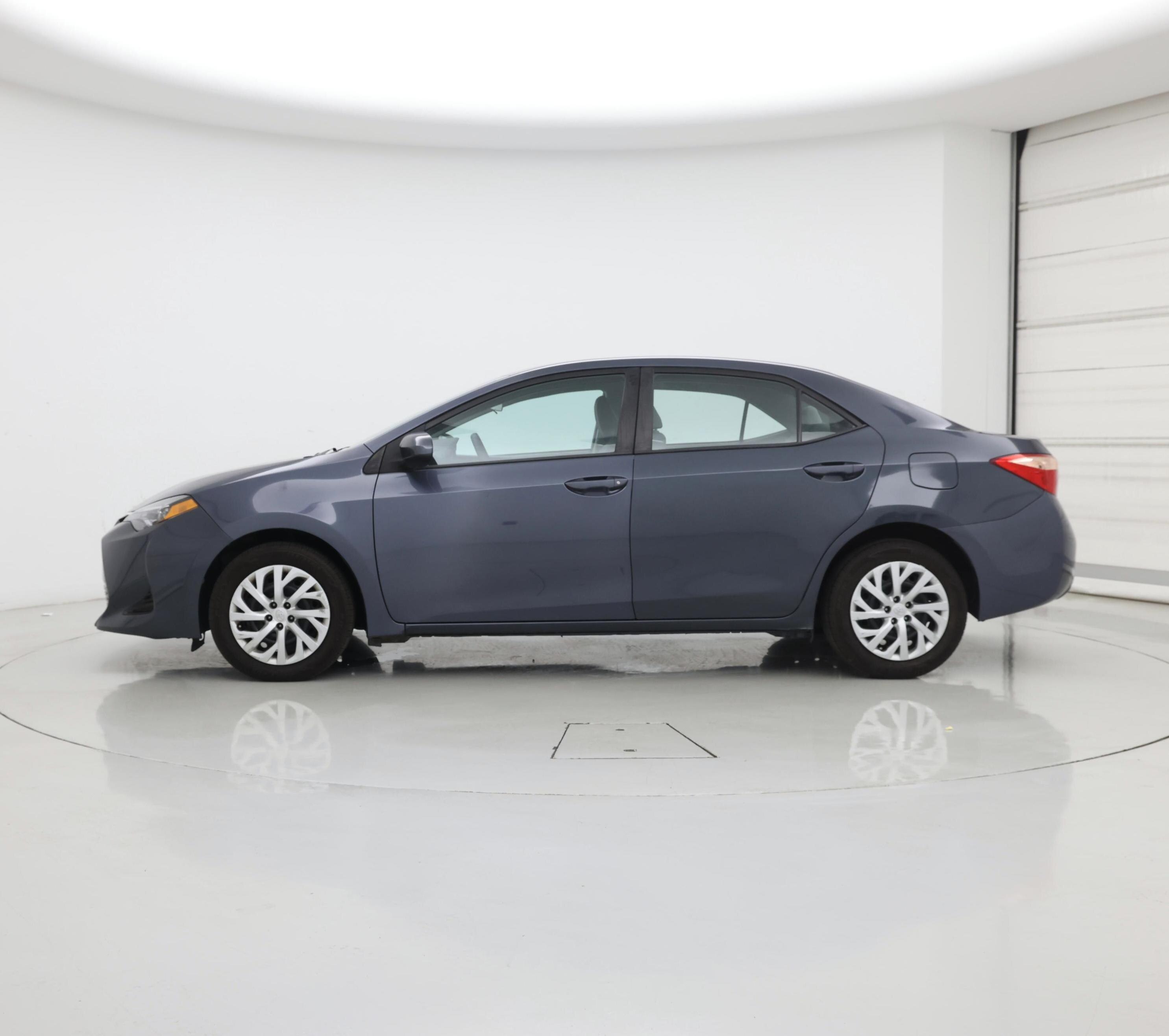 Thumbnail: 2018 Toyota Corolla - 3