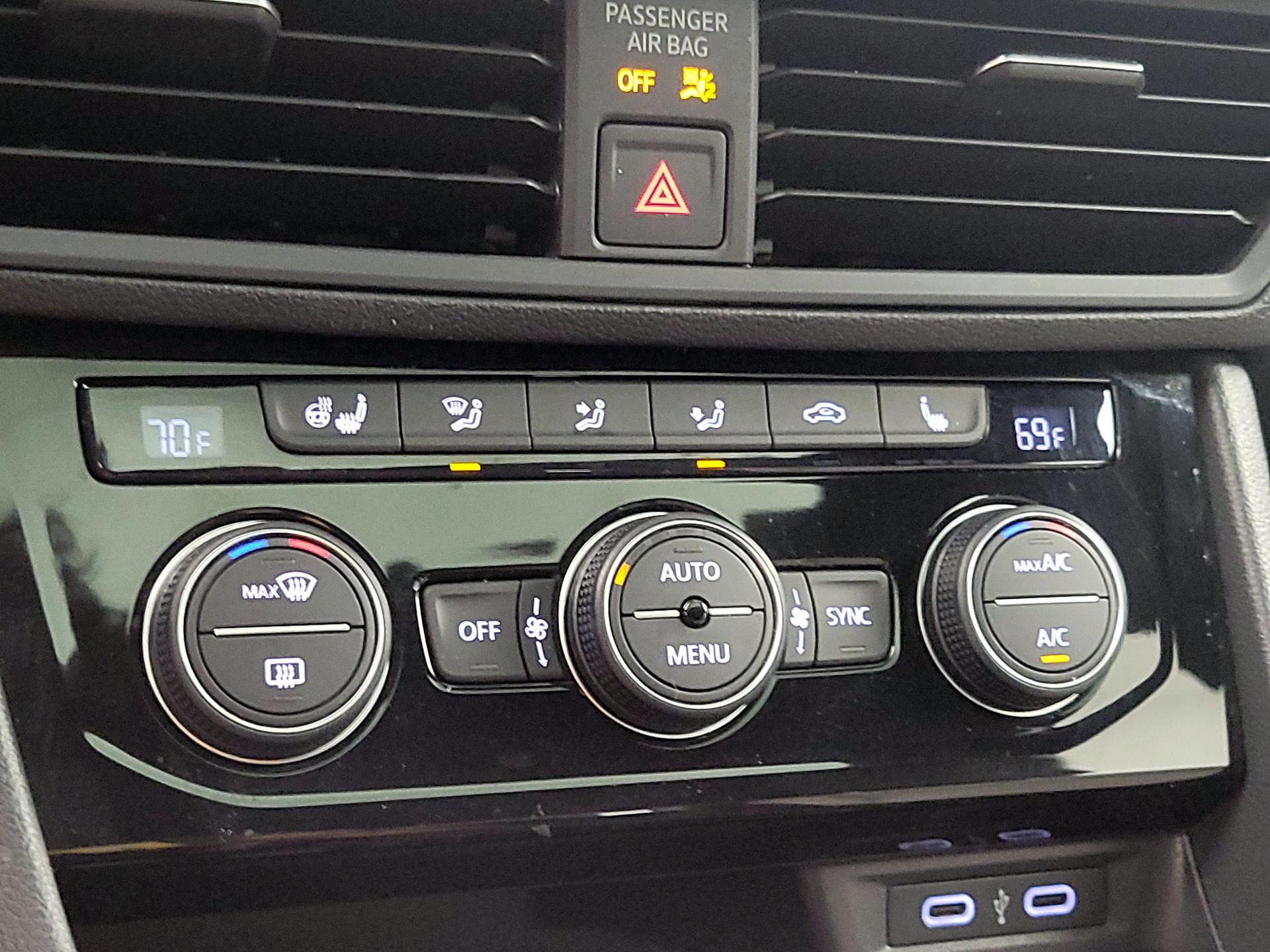 Thumbnail: 2021 Volkswagen Jetta - 16
