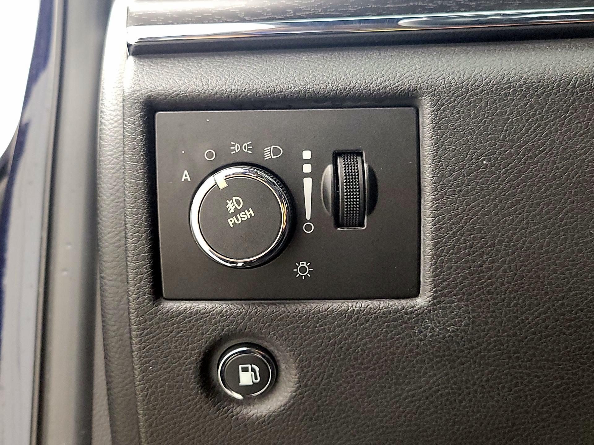 Thumbnail: 2014 Jeep Grand Cherokee - 13