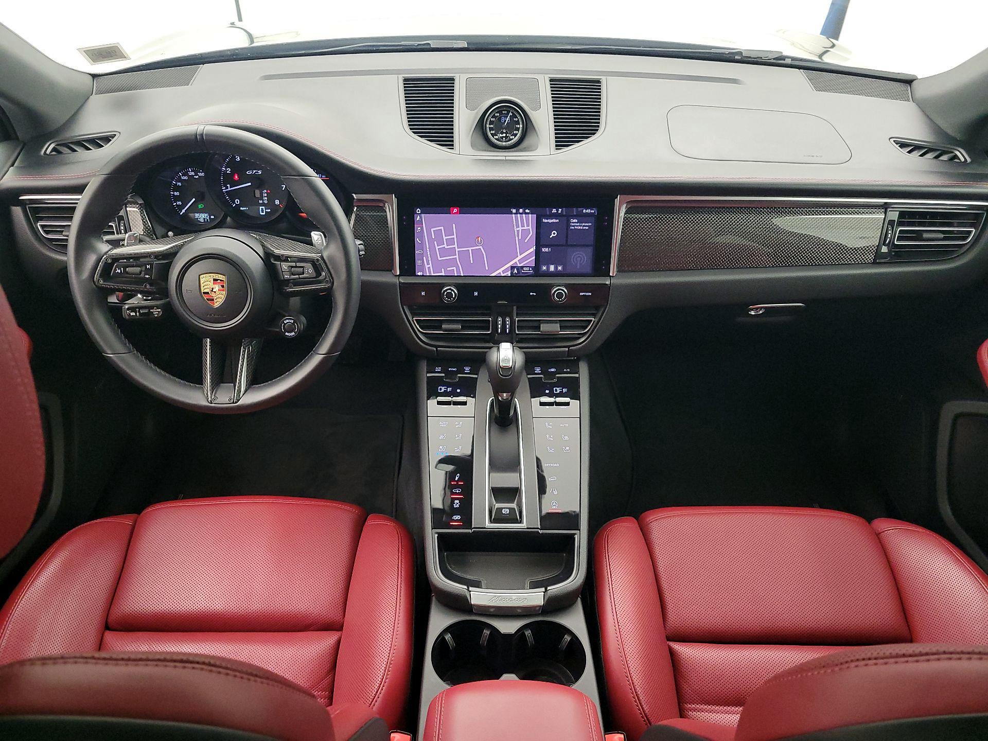 Thumbnail: 2023 Porsche Macan - 9