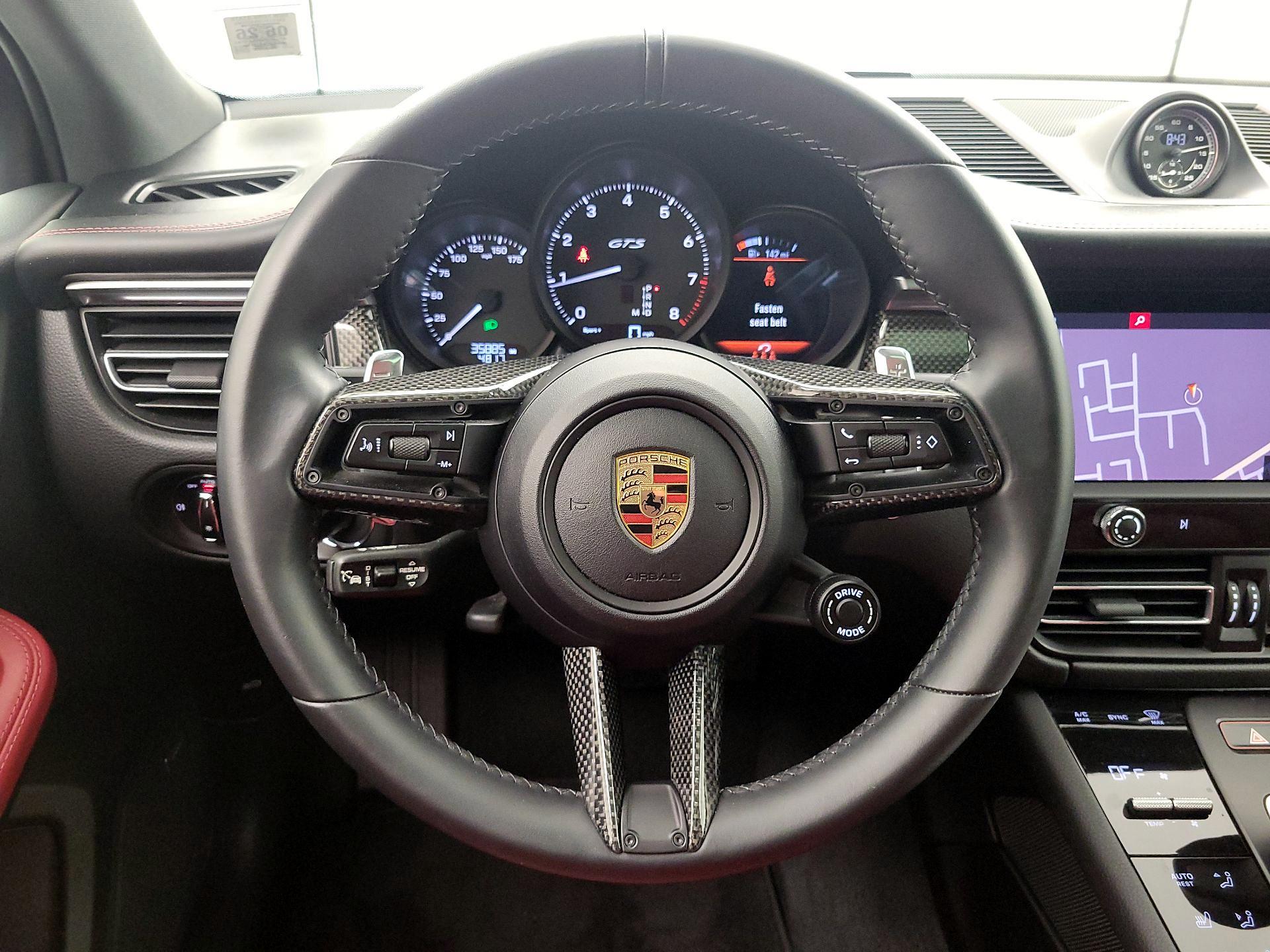 Thumbnail: 2023 Porsche Macan - 10
