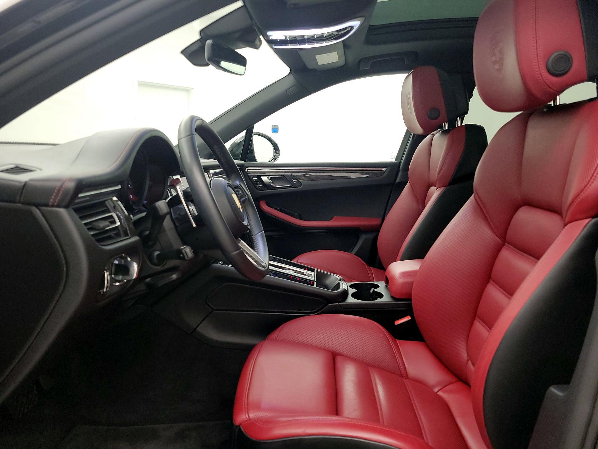 Thumbnail: 2023 Porsche Macan - 11