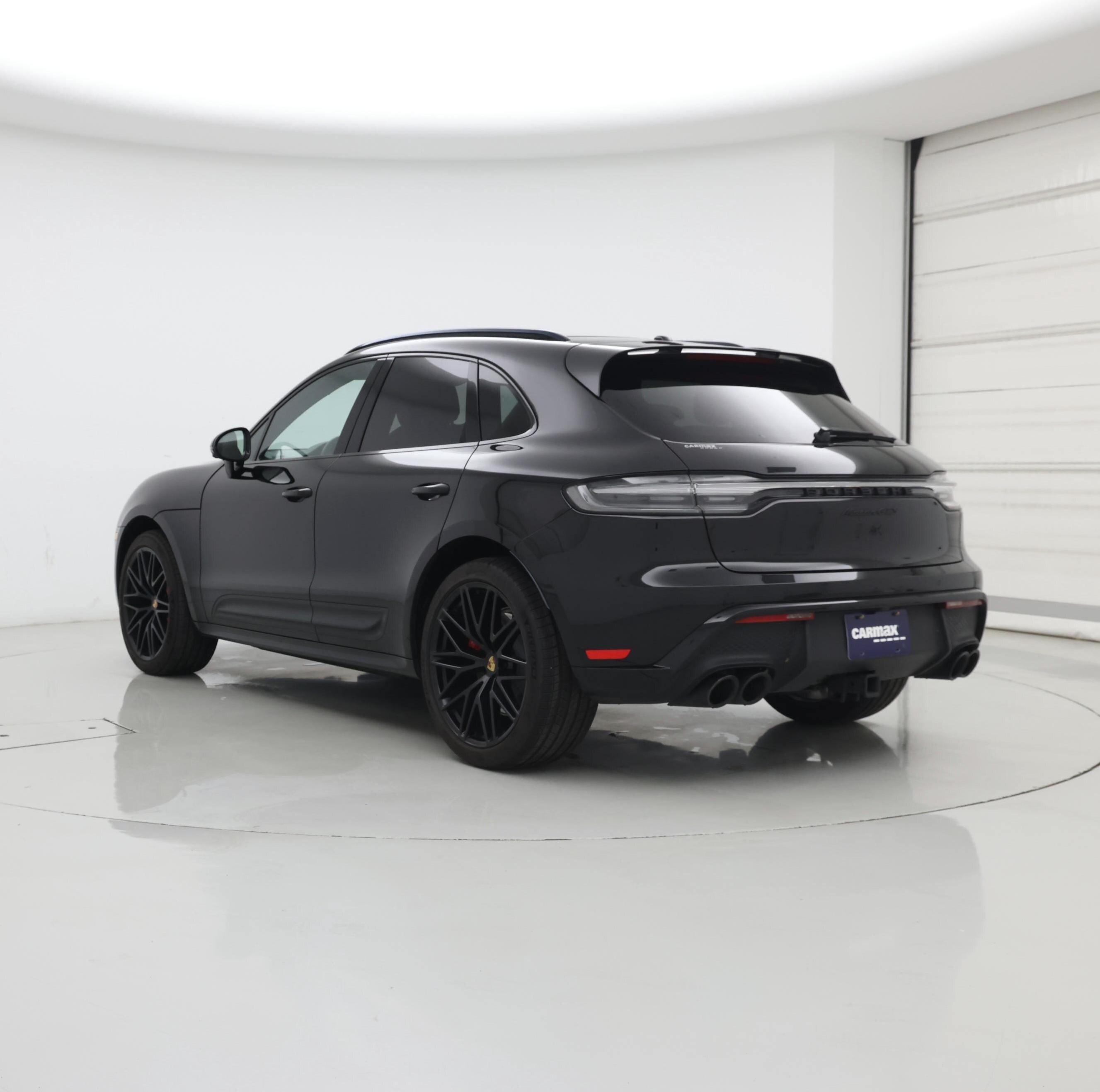 Thumbnail: 2023 Porsche Macan - 2