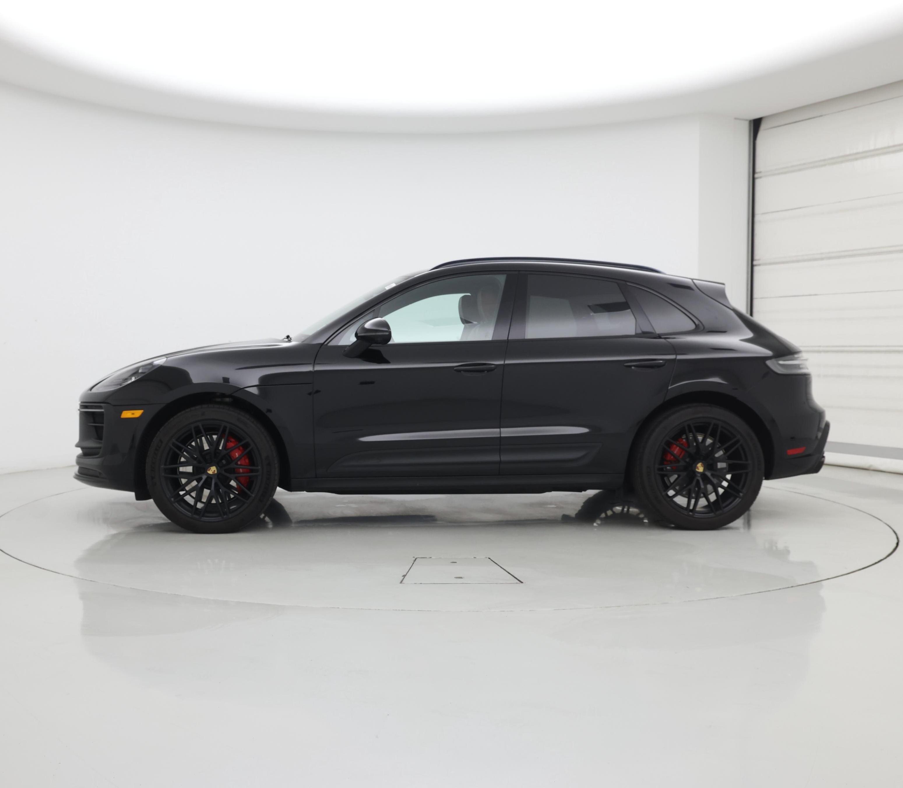 Thumbnail: 2023 Porsche Macan - 3