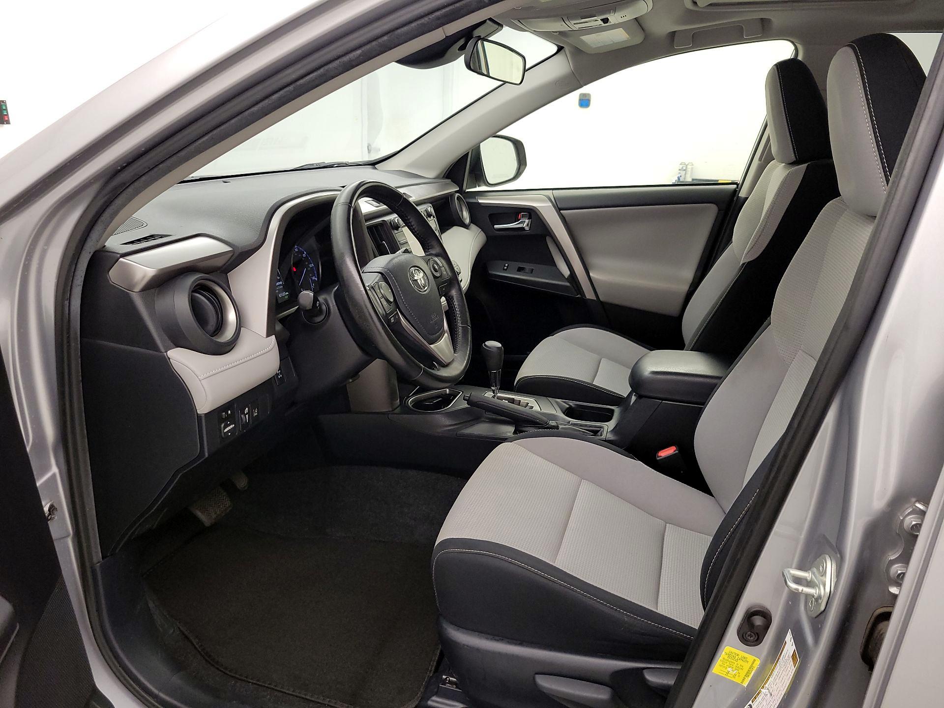 Thumbnail: 2018 Toyota RAV4 - 11