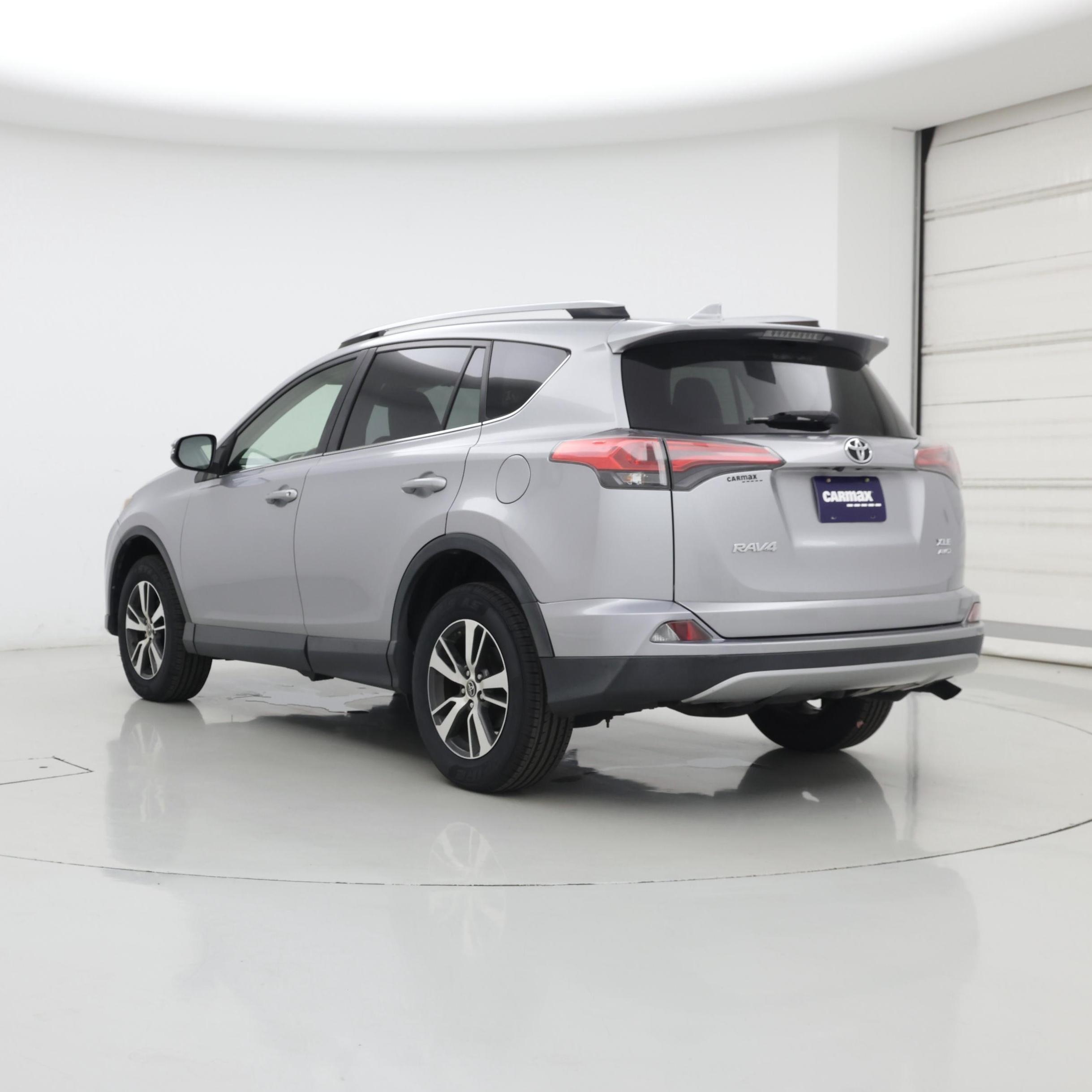 Thumbnail: 2018 Toyota RAV4 - 2