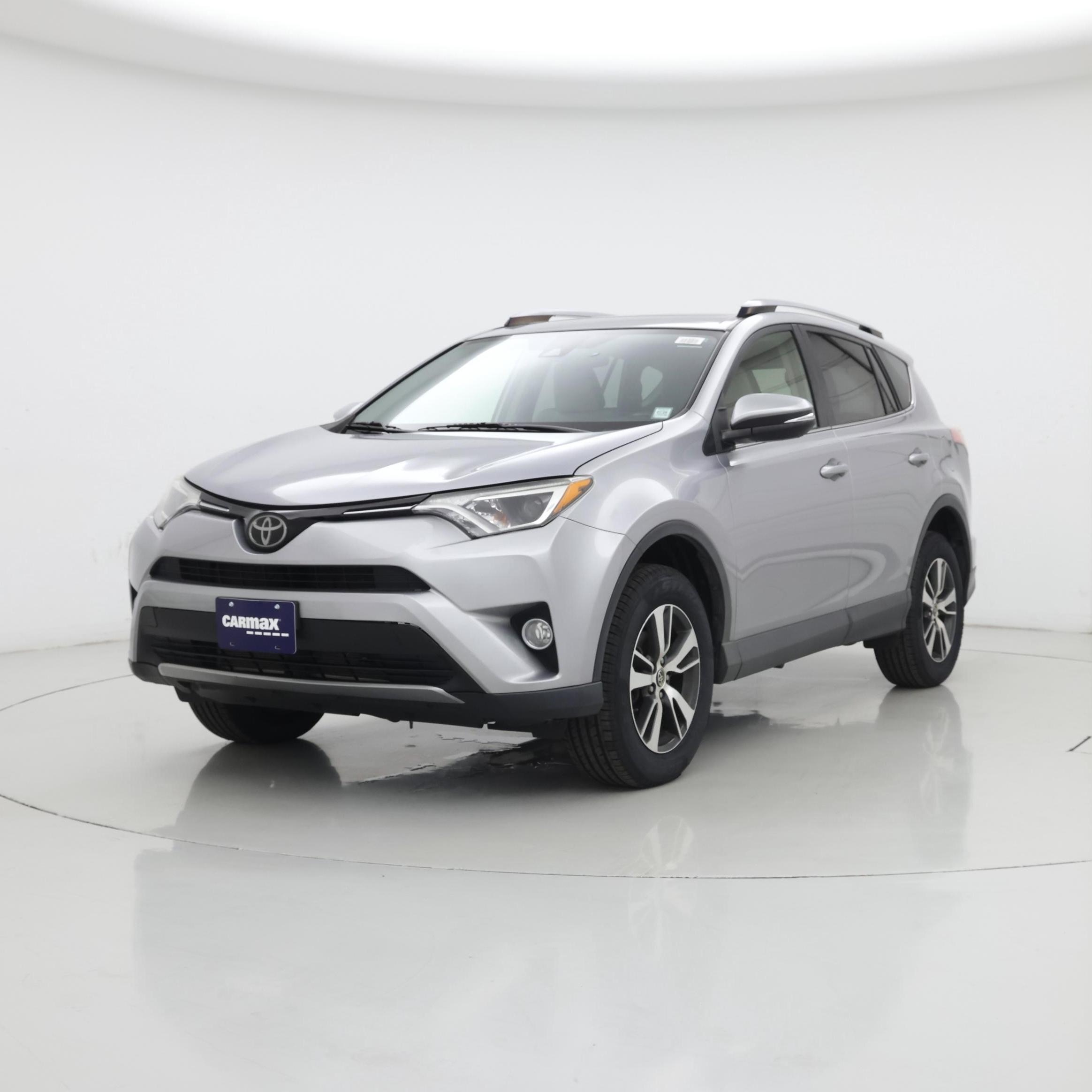 Thumbnail: 2018 Toyota RAV4 - 4