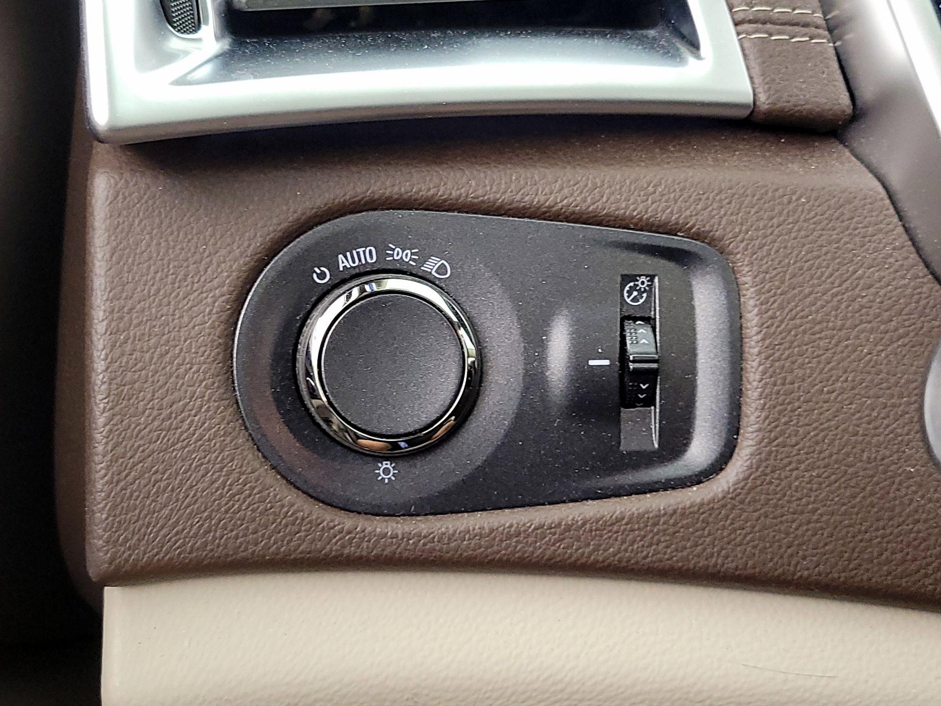 Thumbnail: 2015 Cadillac SRX - 13