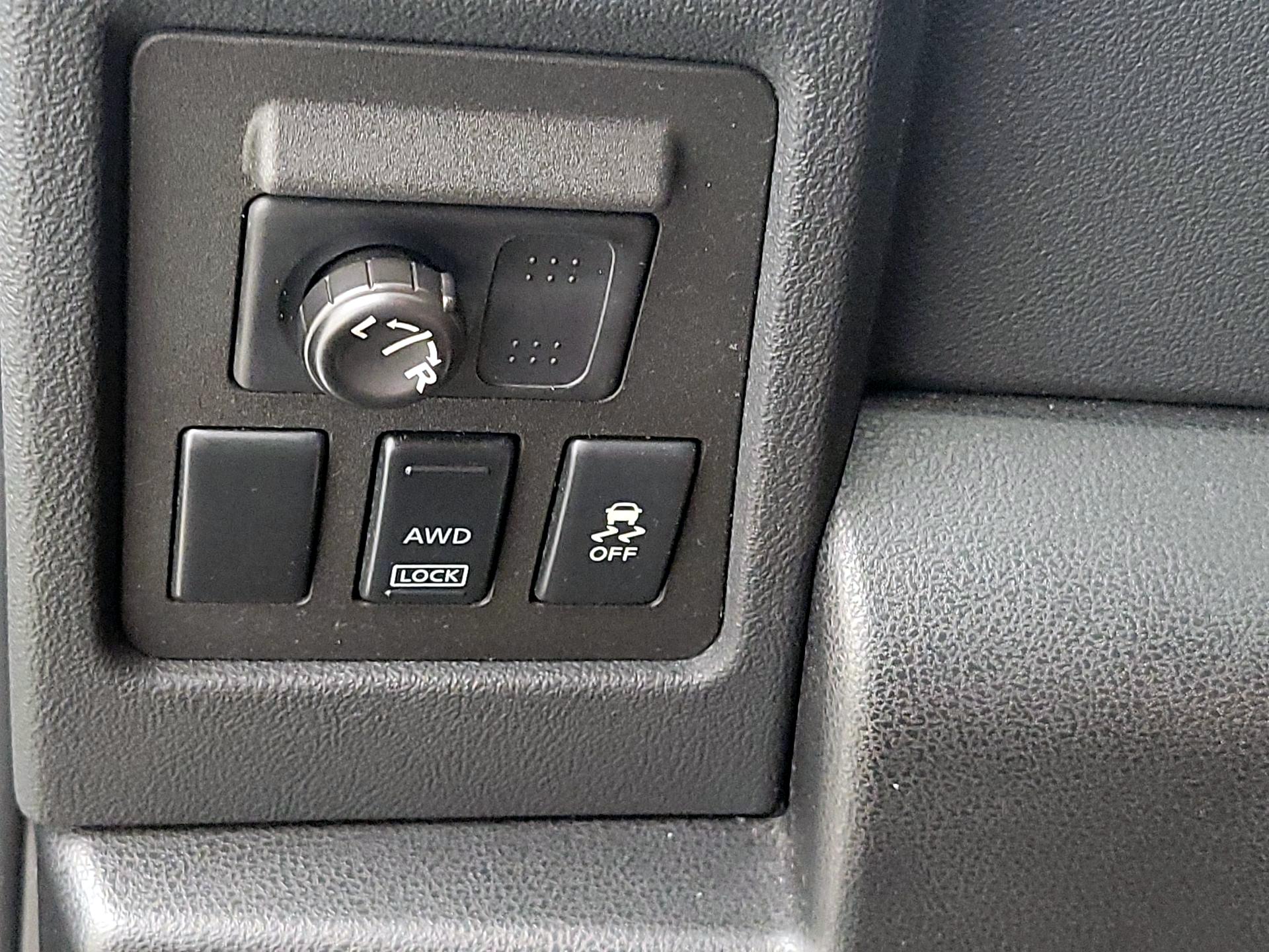Thumbnail: 2013 Nissan Rogue - 13