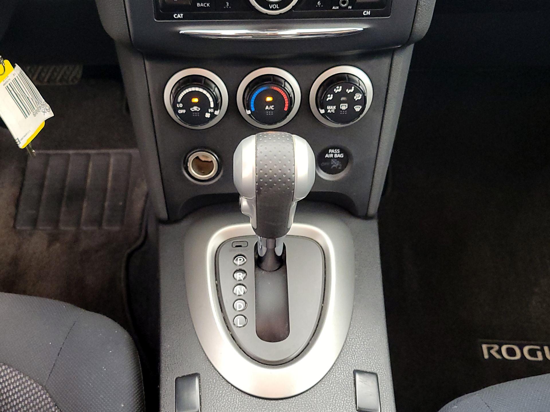Thumbnail: 2013 Nissan Rogue - 16