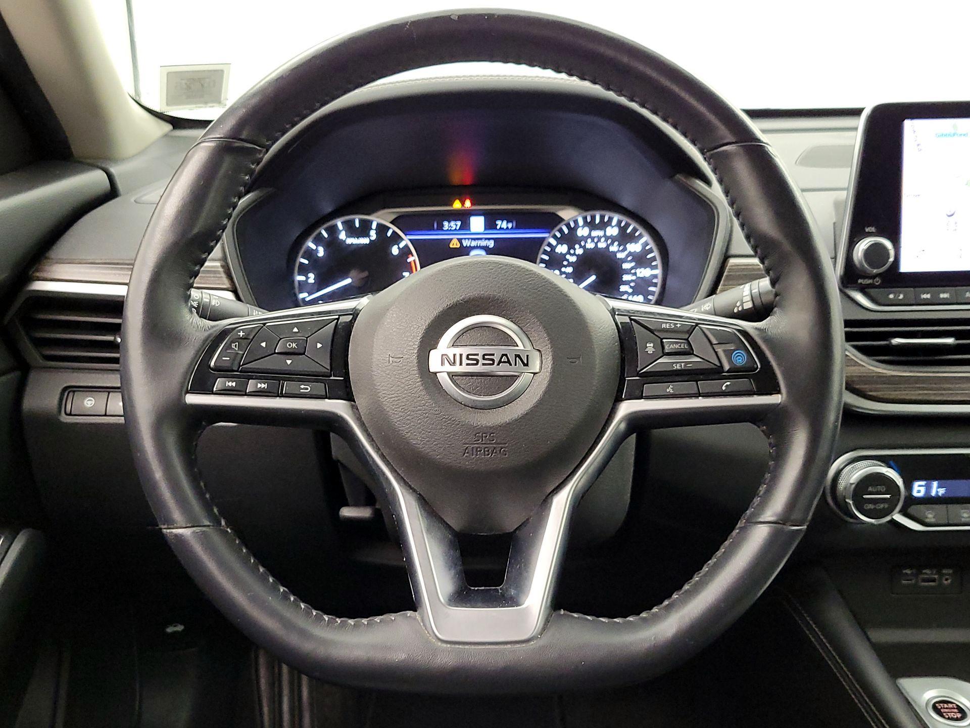 Thumbnail: 2020 Nissan Altima - 10