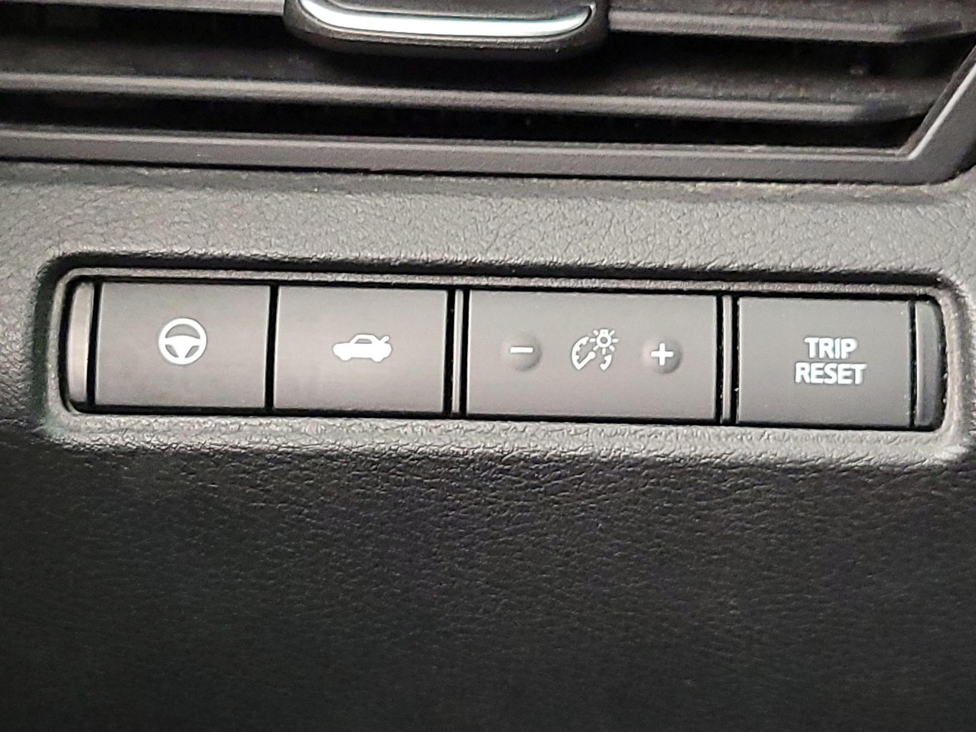 Thumbnail: 2020 Nissan Altima - 13