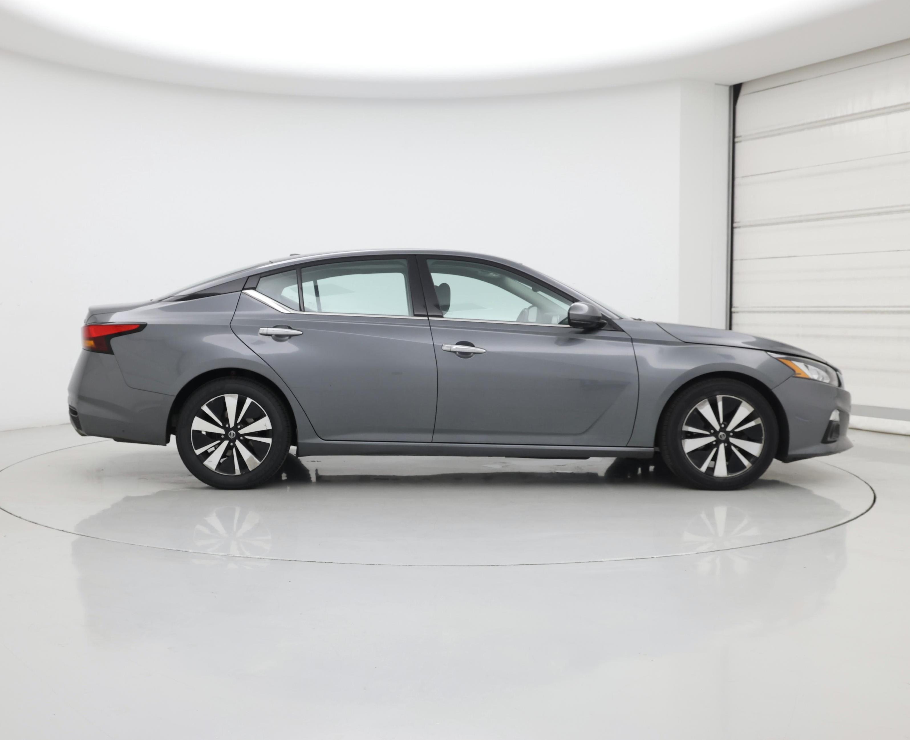 Thumbnail: 2020 Nissan Altima - 7