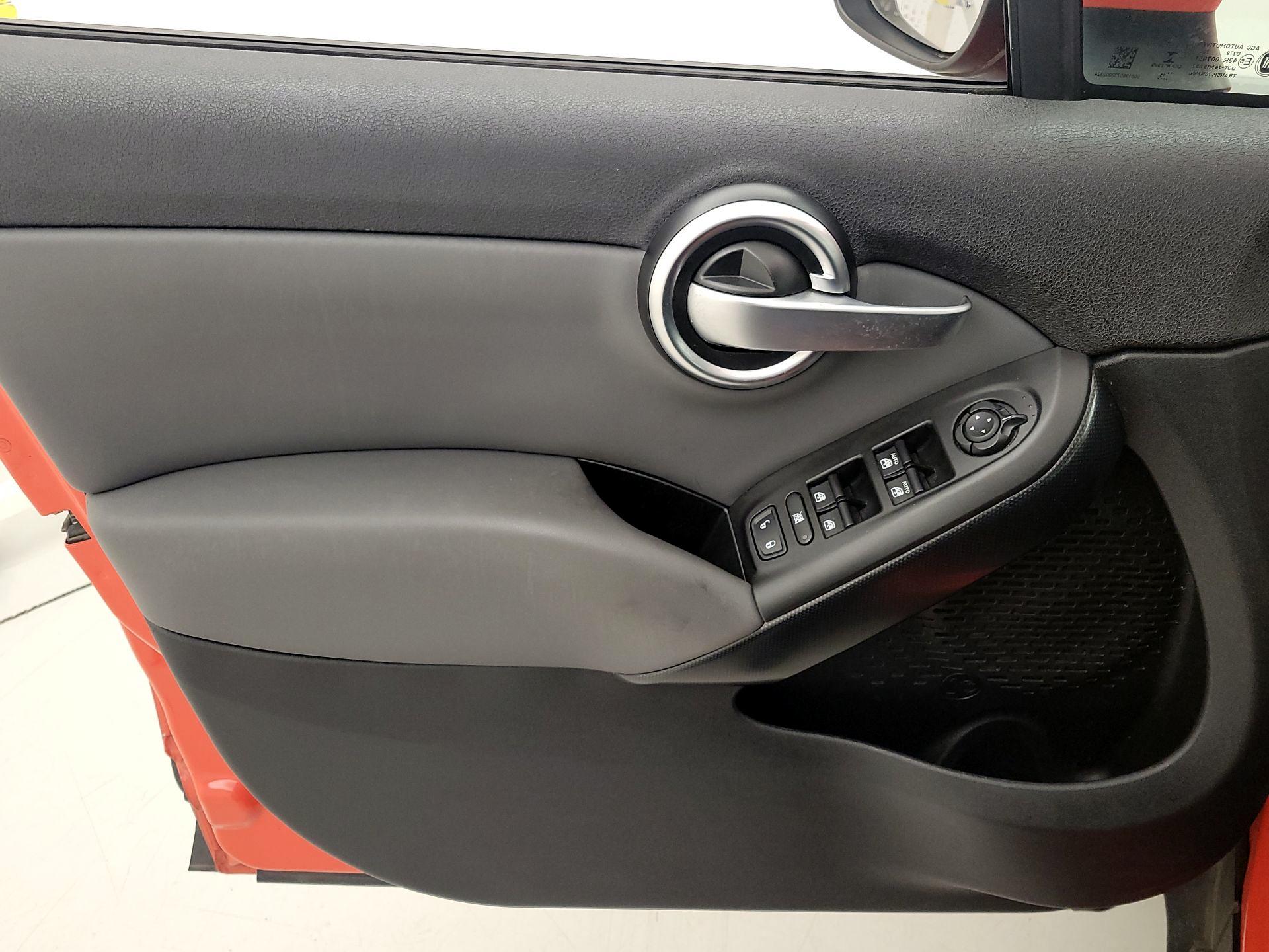 Thumbnail: 2016 Fiat 500X - 12