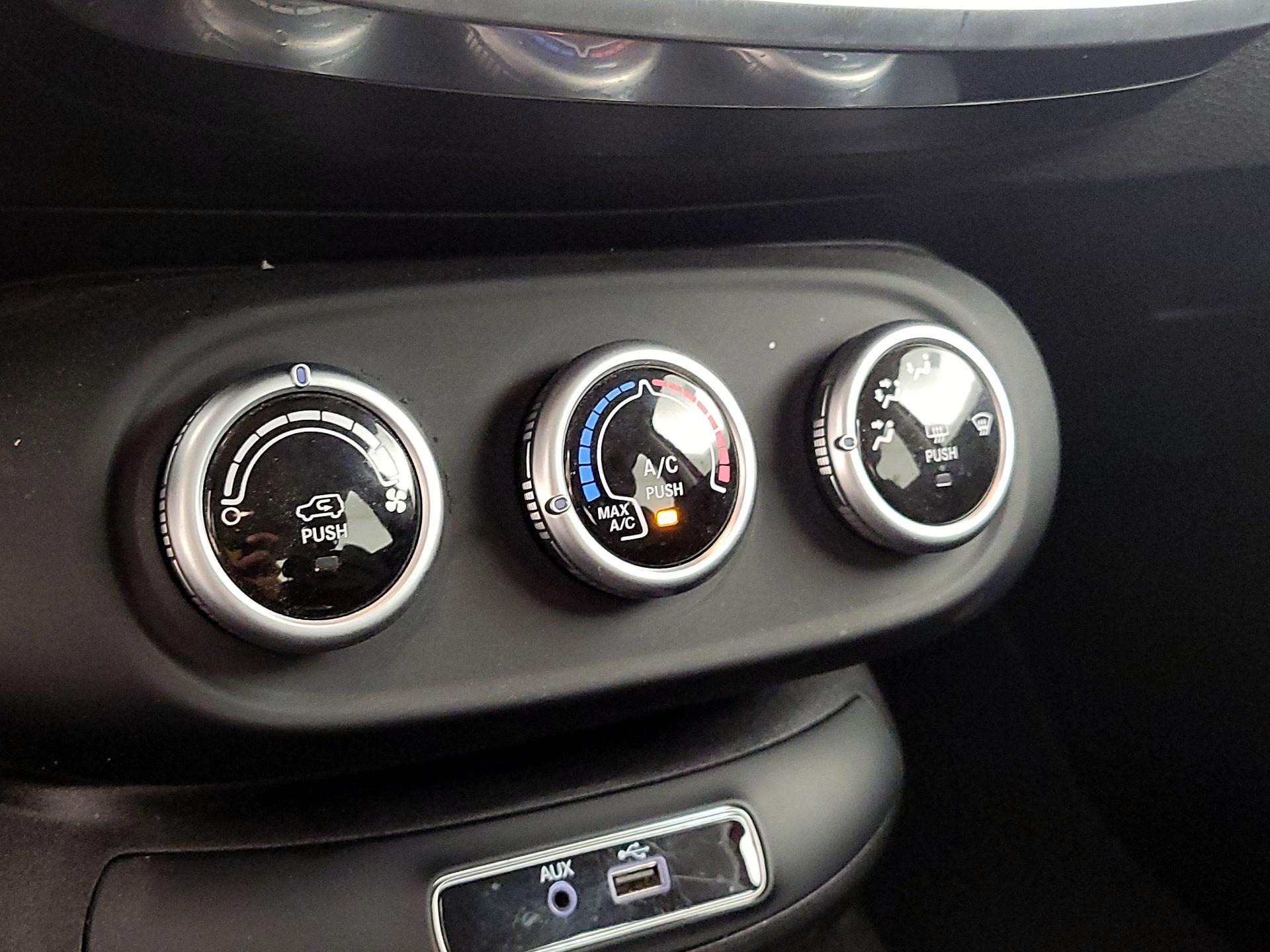 Thumbnail: 2016 Fiat 500X - 15