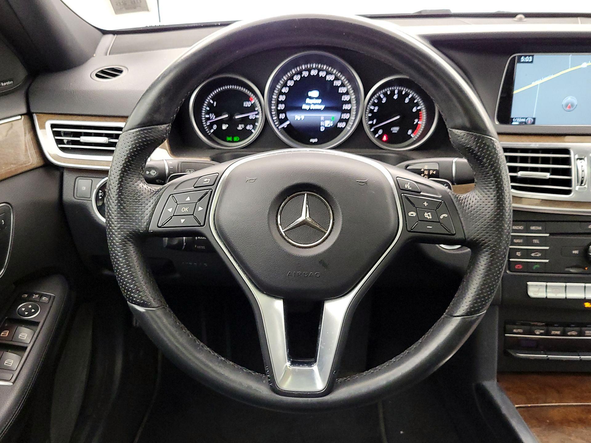 Thumbnail: 2016 Mercedes-Benz E-Class - 10