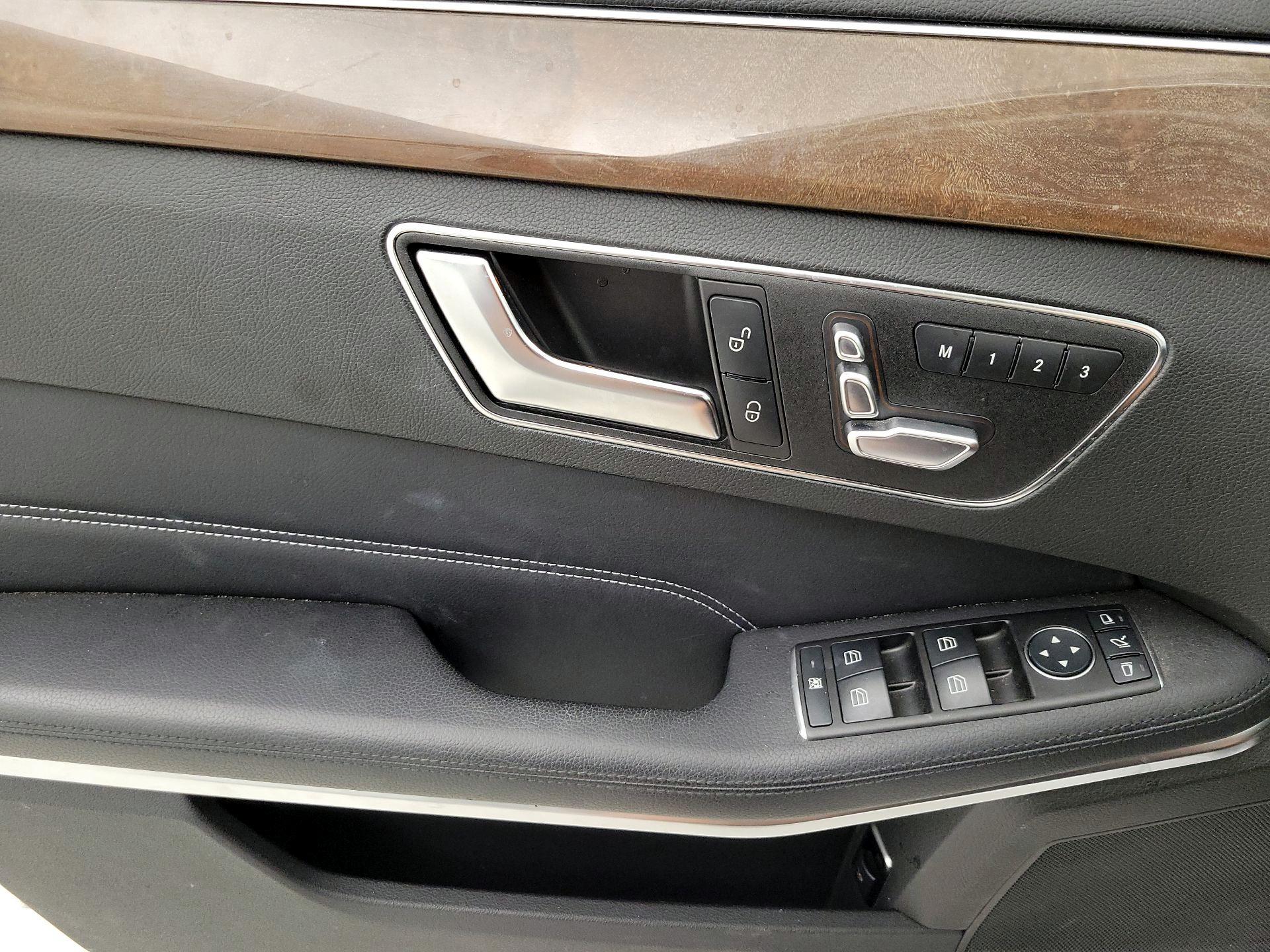 Thumbnail: 2016 Mercedes-Benz E-Class - 12